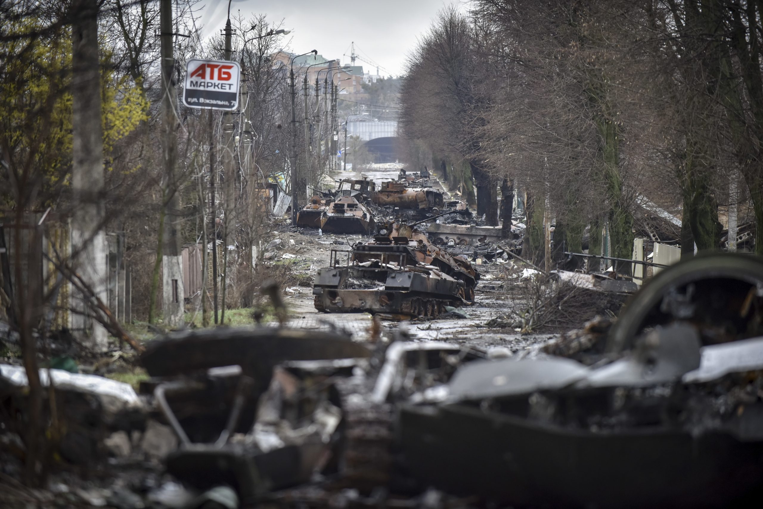 Ucrânia: Militares encontram corpos torturados após retirada dos arredores de Kiev