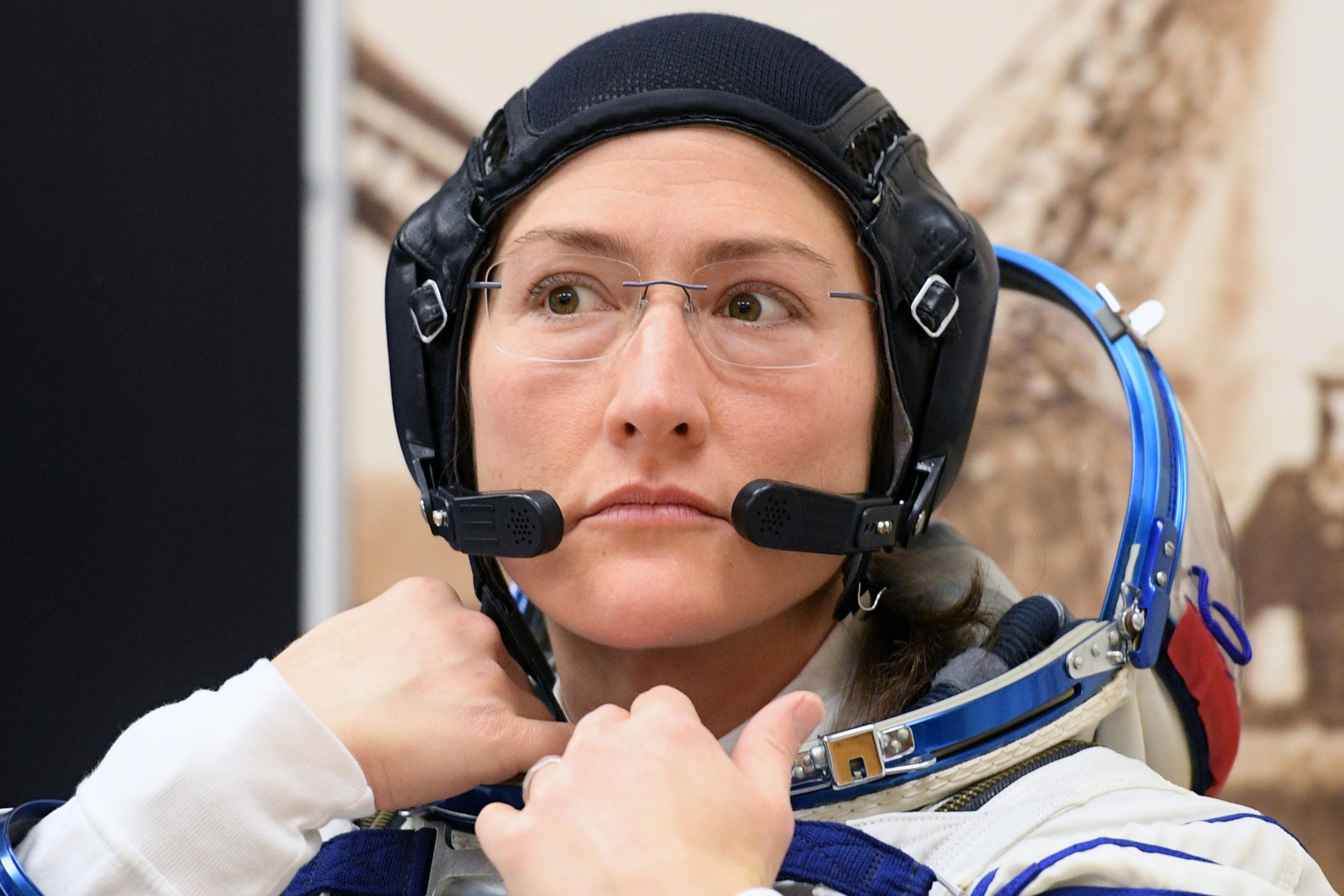 Depois de 328 dias, Christina Koch está de volta à Terra — e bateu um recorde no Espaço