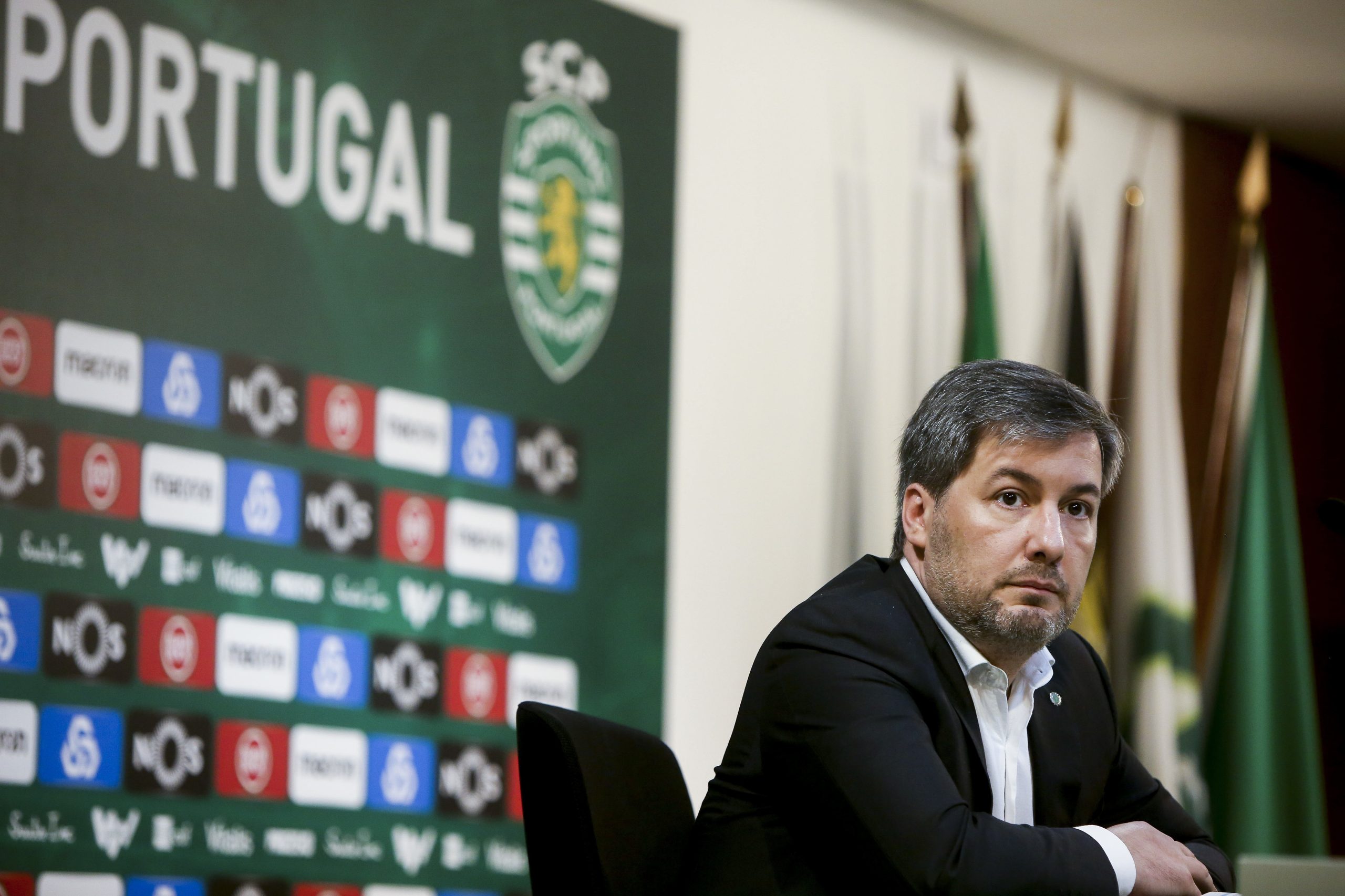 Sporting: Grupo Stromp pede a Bruno de Carvalho que se demita e dê palavra aos sócios