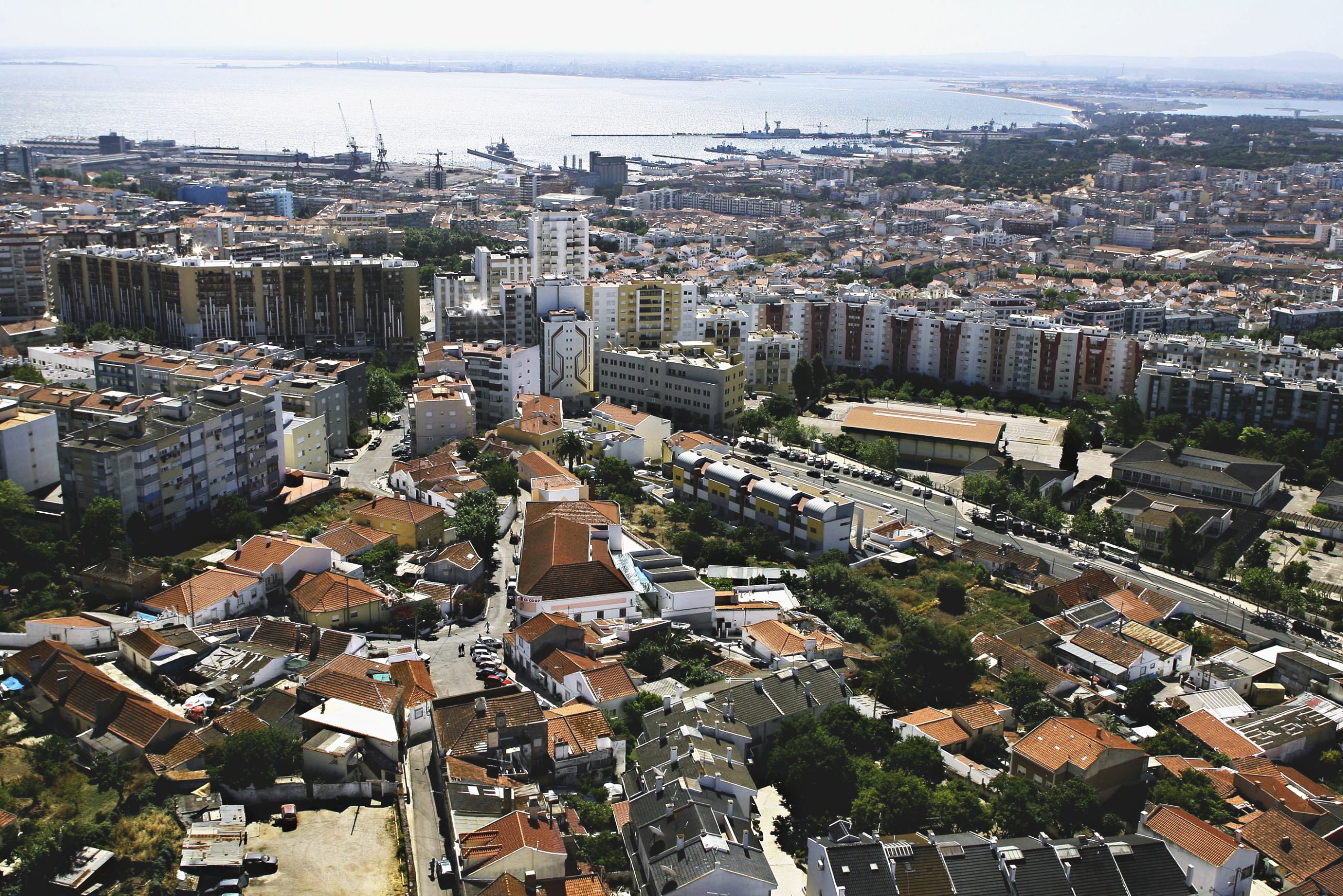 Continuam os cortes noturnos de água em Almada