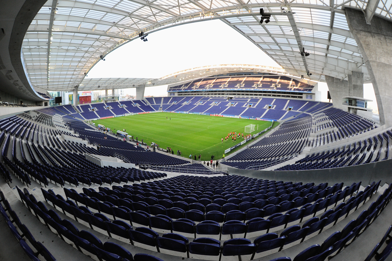 Estádio do Dragão entre os nove candidatos a receber a Supertaça Europeia de 2020