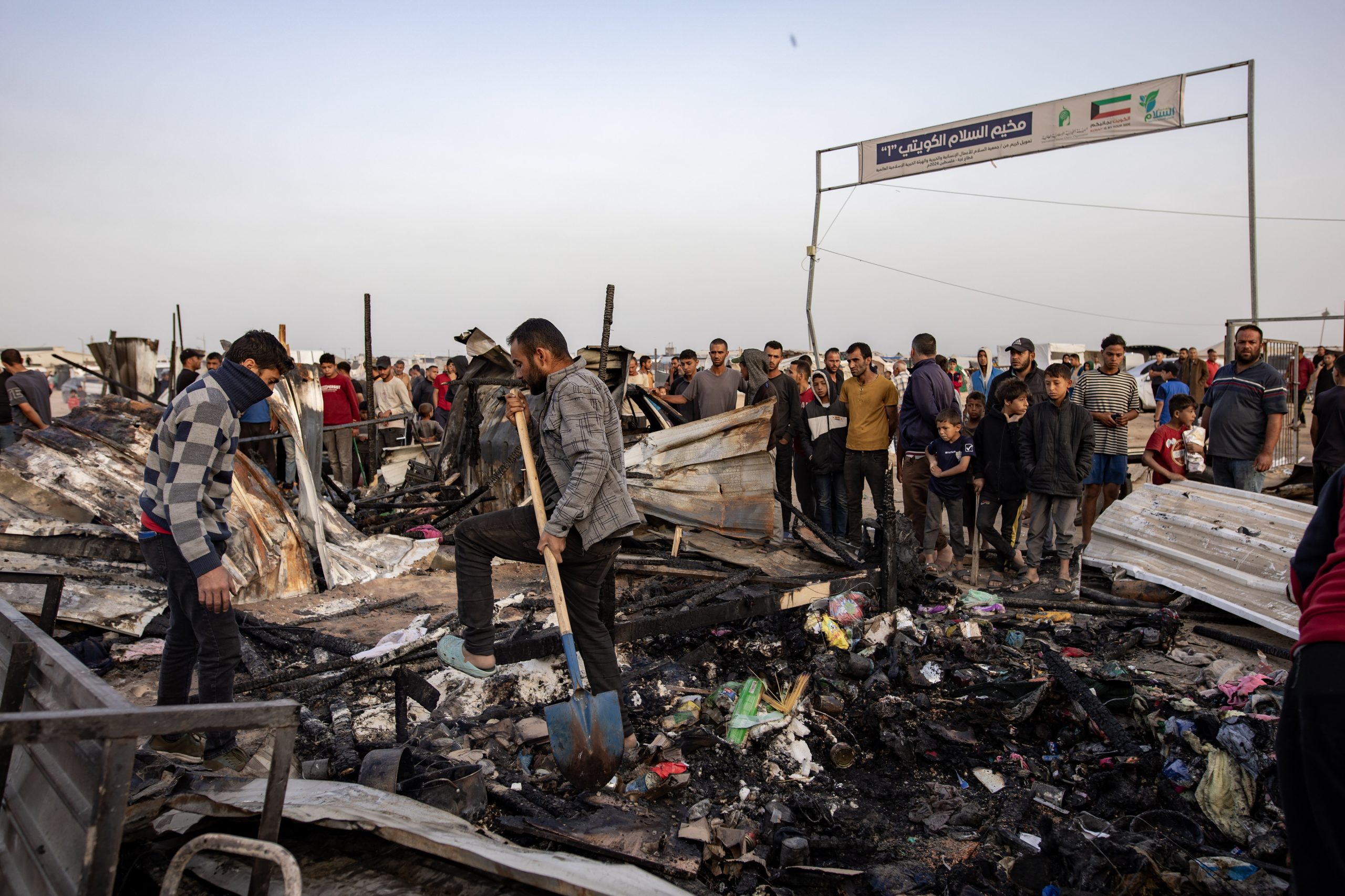 “Inferno na terra.” Israel continua ataques contra Rafah apesar da condenação internacional