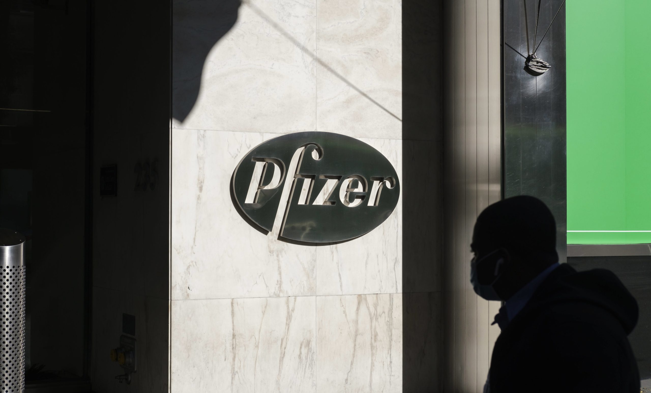 Pfizer inicia testes de vacina contra a gripe com RNA mensageiro