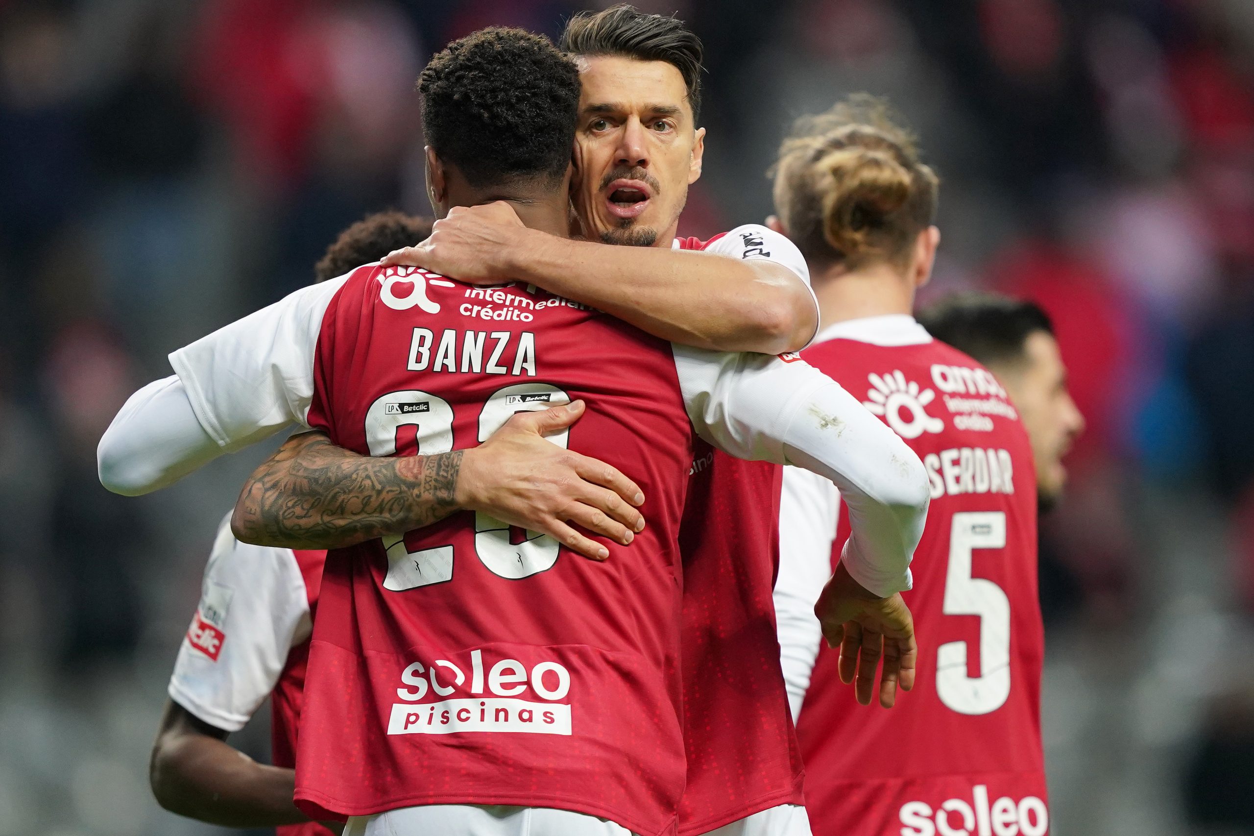 Braga vence Estoril Praia e coloca-se provisoriamente a dois pontos da liderança