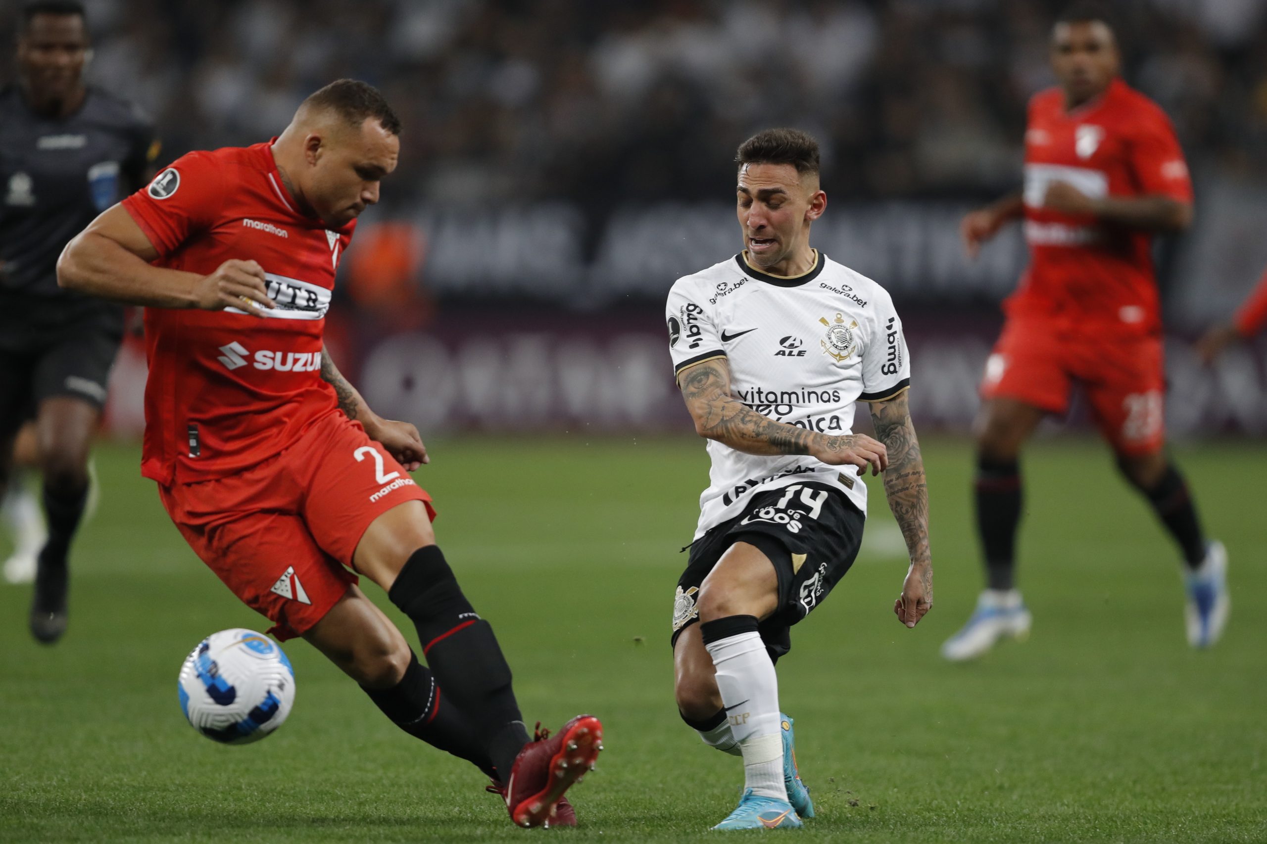 Corinthians, de Vítor Pereira, passa aos ‘oitavos’ da Taça Libertadores
