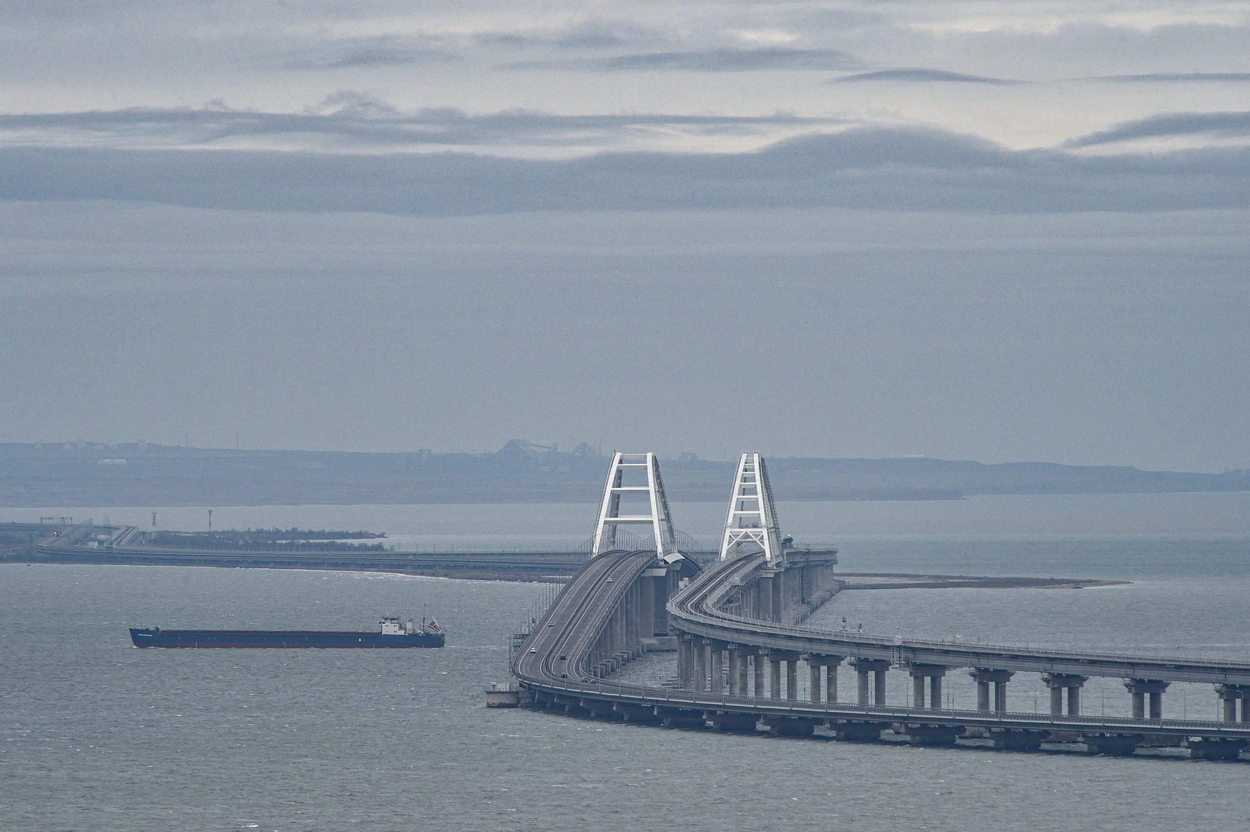 Rússia condena novos “ataques terroristas” a ponte da Crimeia