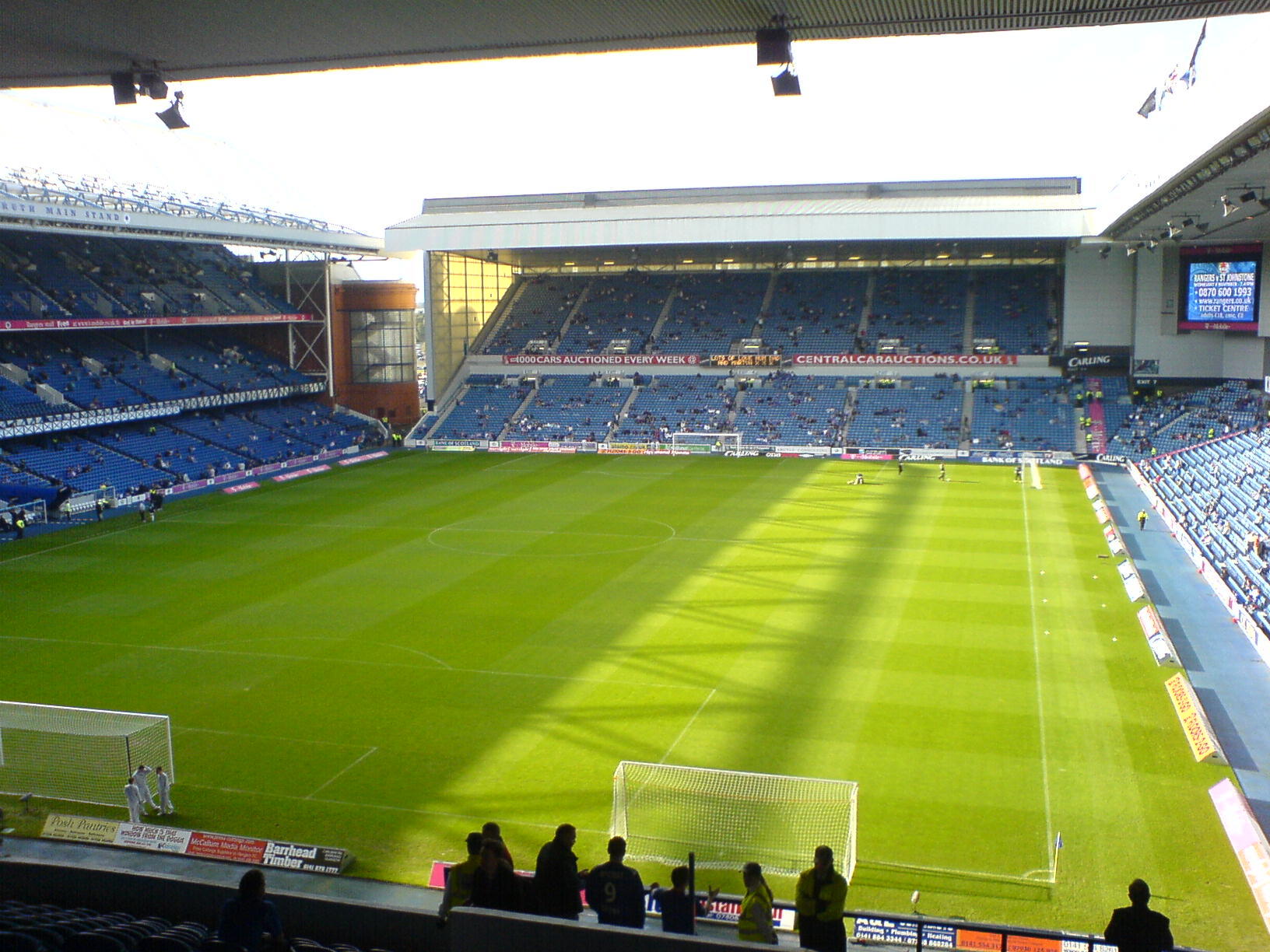 Bruno Alves e Candeias marcam na goleada do Rangers ao Dunfermline