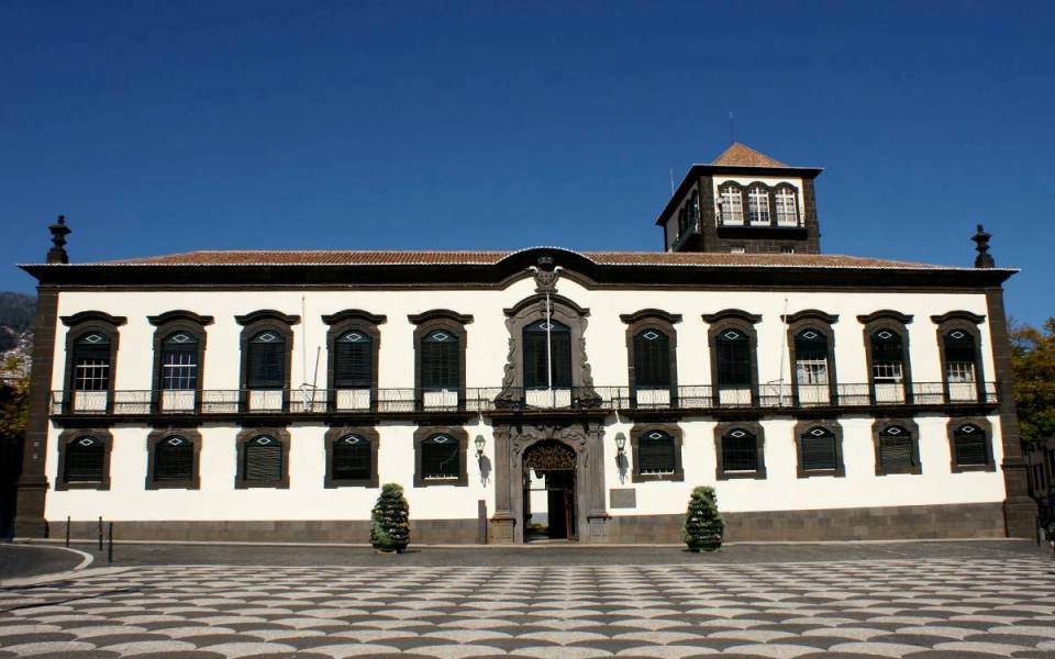 PJ esteve na Câmara do Funchal no âmbito de uma investigação em curso, informa autarquia