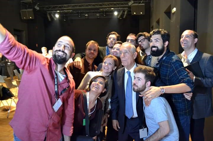 Sabia que havia um concurso de selfies com Marcelo? Não? Não interessa, porque já há um vencedor