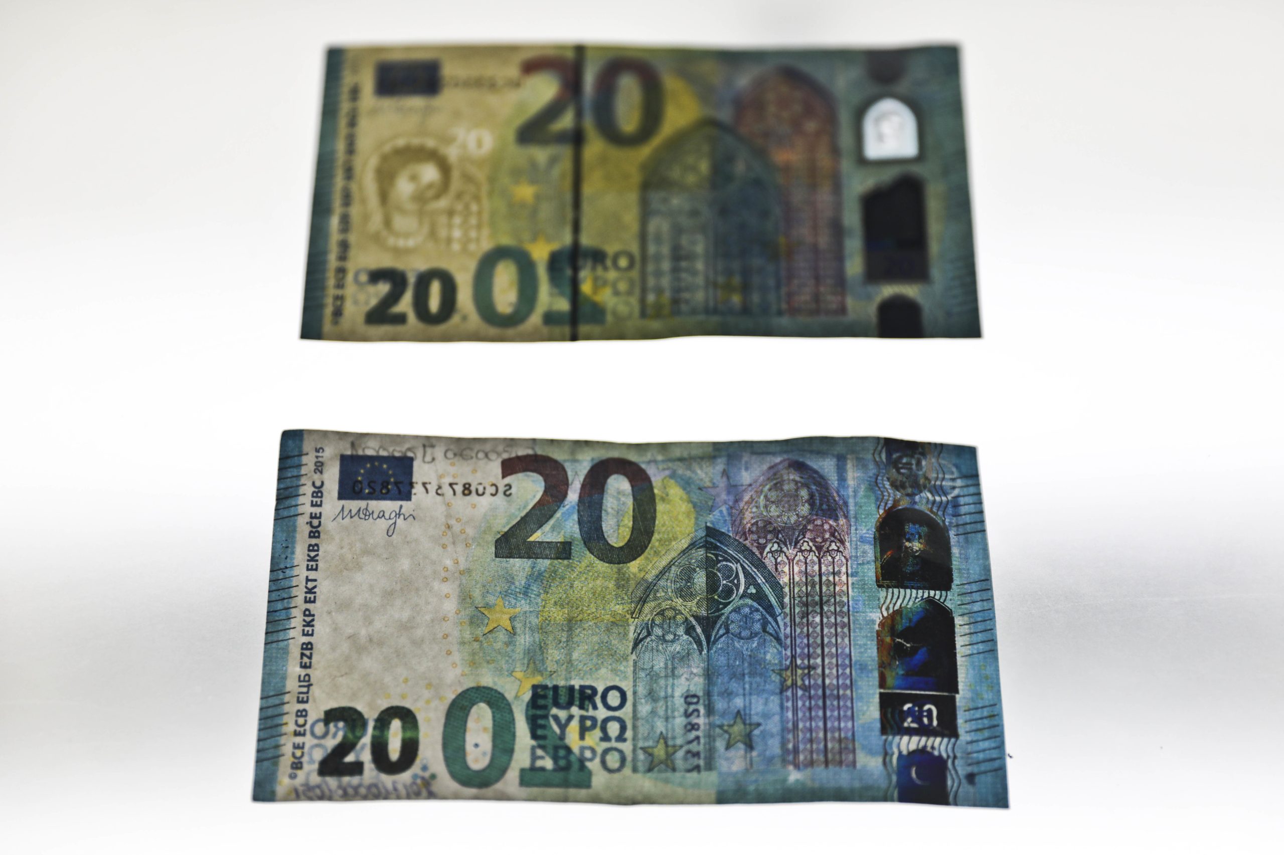 “Empréstimo de Portugal” e “Empréstimo Urgente” não podem exercer atividade financeira