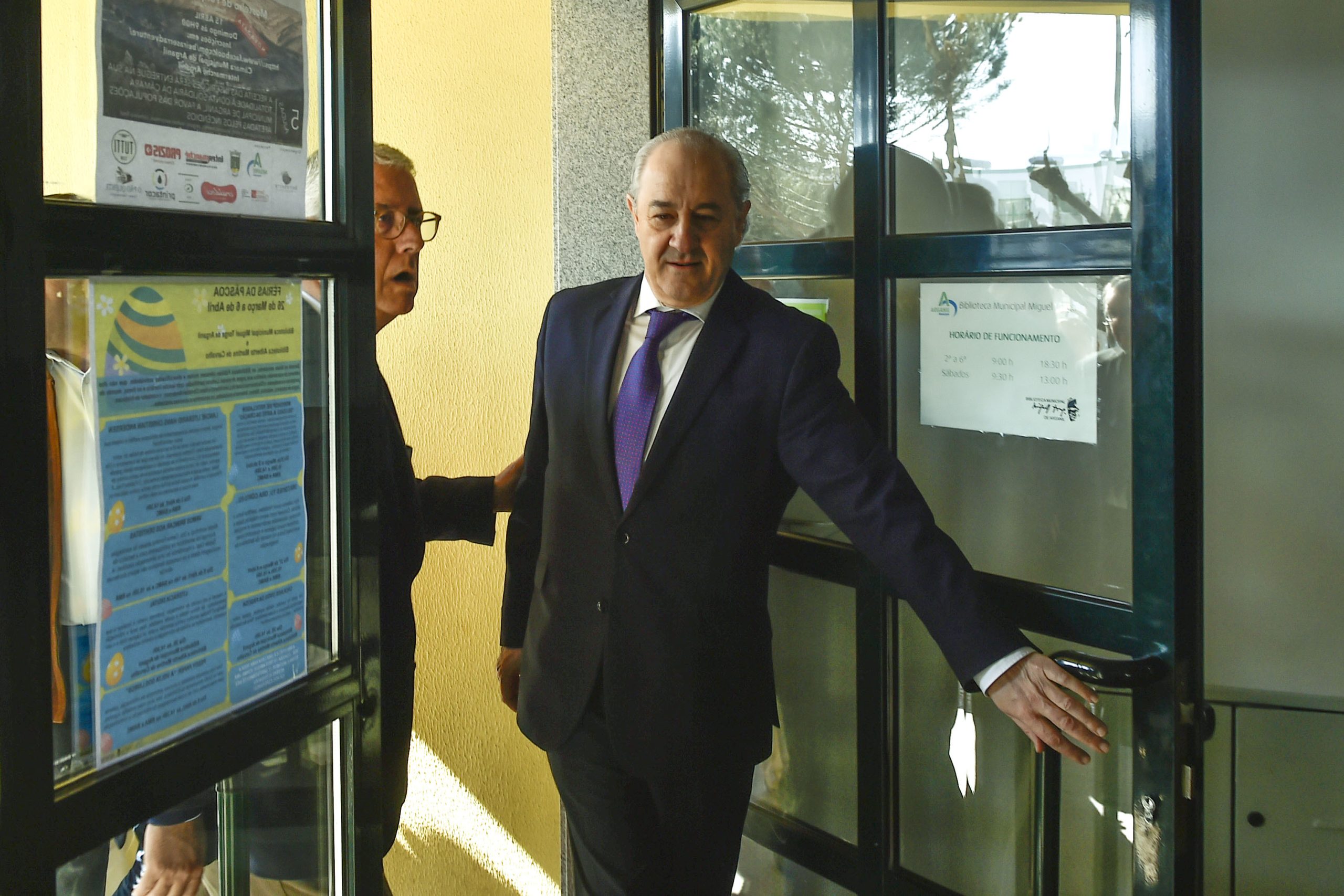 Negrão discorda de fim dos cortes salariais nos gabinetes dos políticos, ao contrário de Rio