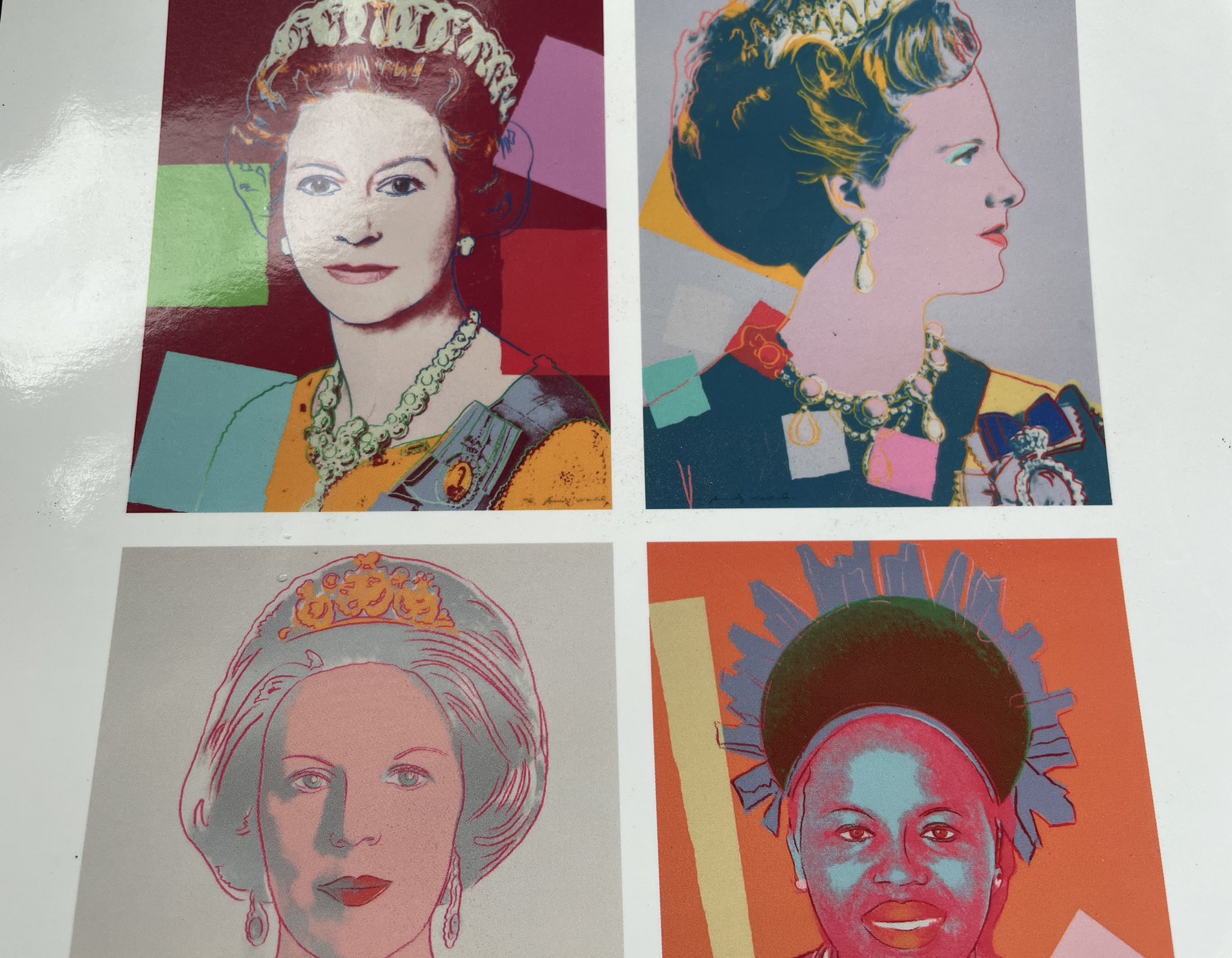 Serigrafias de Andy Warhol roubadas de galeria de arte nos Países Baixos