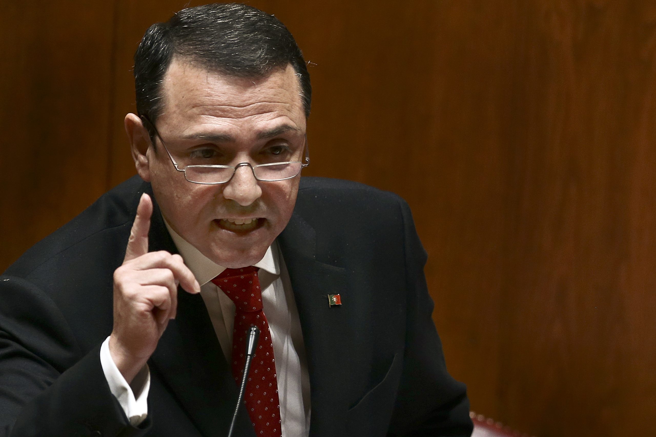Tribunal absolve ex-deputado Agostinho Branquinho e mais nove arguidos