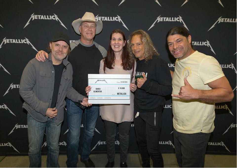 Metallica doam 18 mil euros ao Banco Alimentar