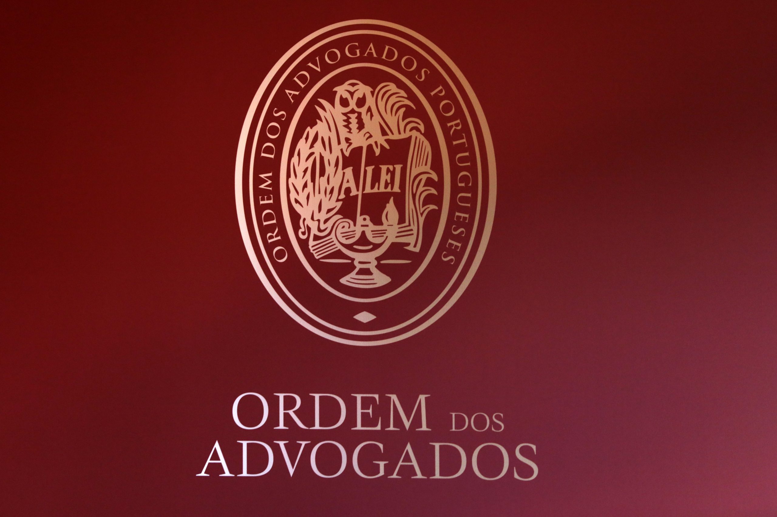 Fernanda de Almeida Pinheiro eleita nova bastonária da Ordem dos Advogados