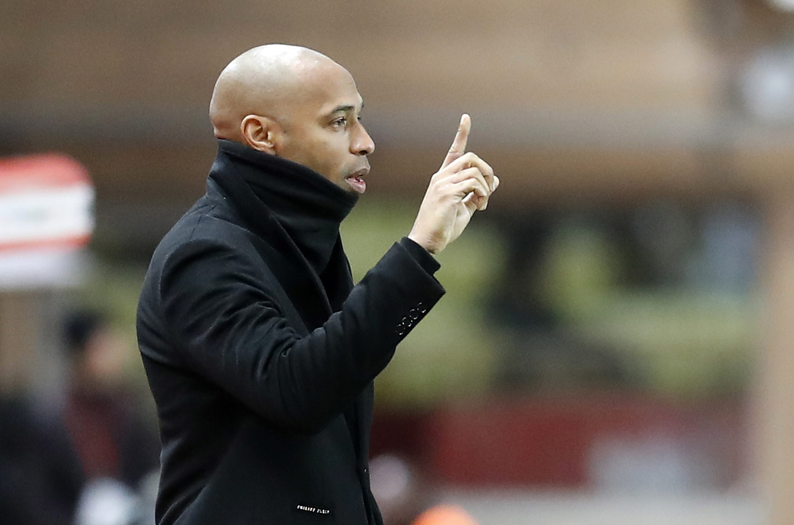 Mónaco suspende Henry e entrega comando da equipa a adjunto