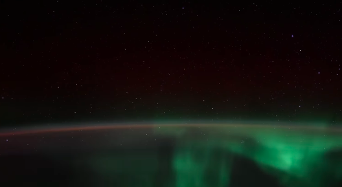 “Um lugar na primeira fila para o espetáculo colorido”. Estação Espacial Internacional partilha registo de auroras boreais