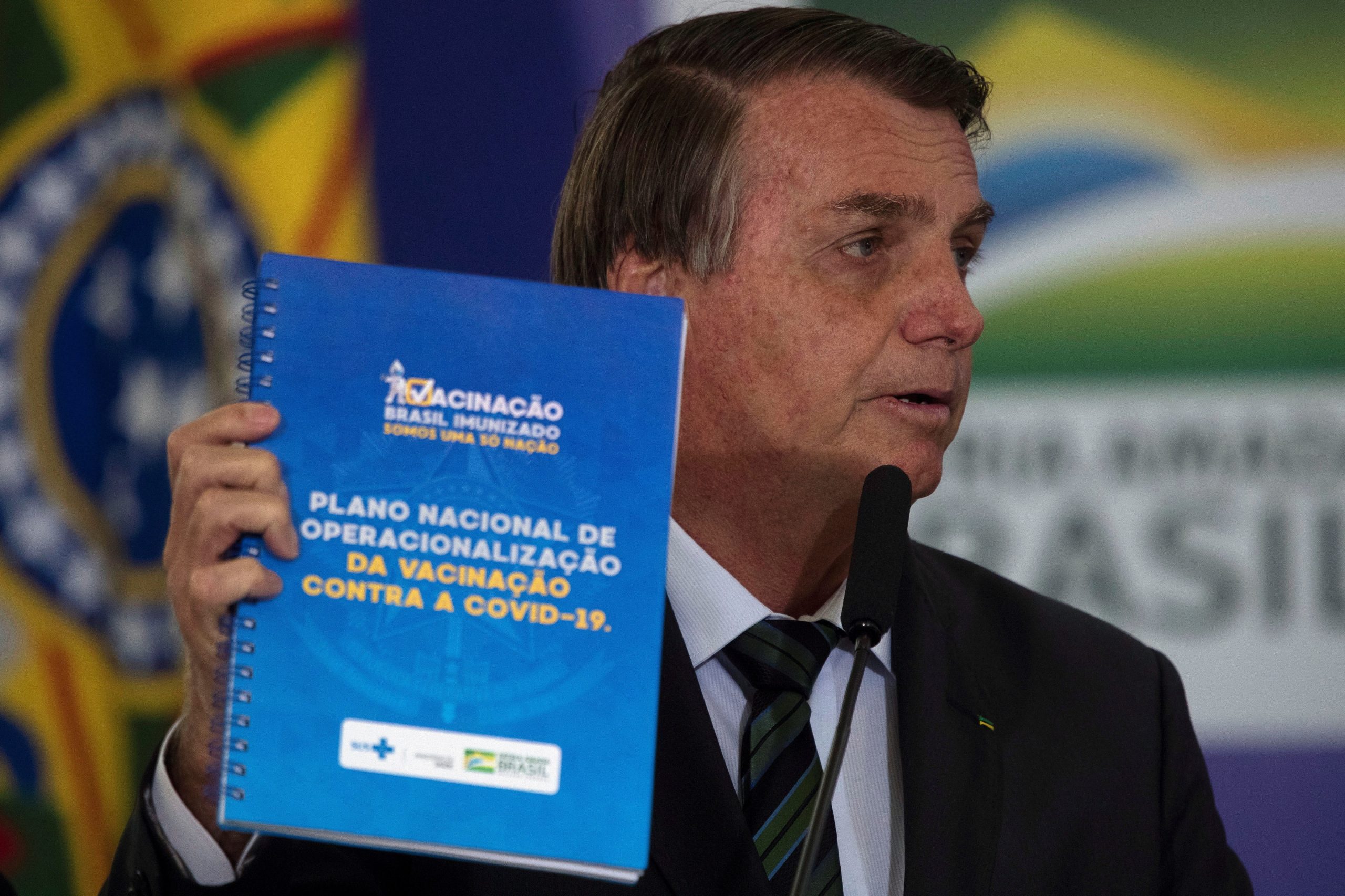 Covid-19: Bolsonaro considera “terrível” colapso de Manaus, mas defende Governo