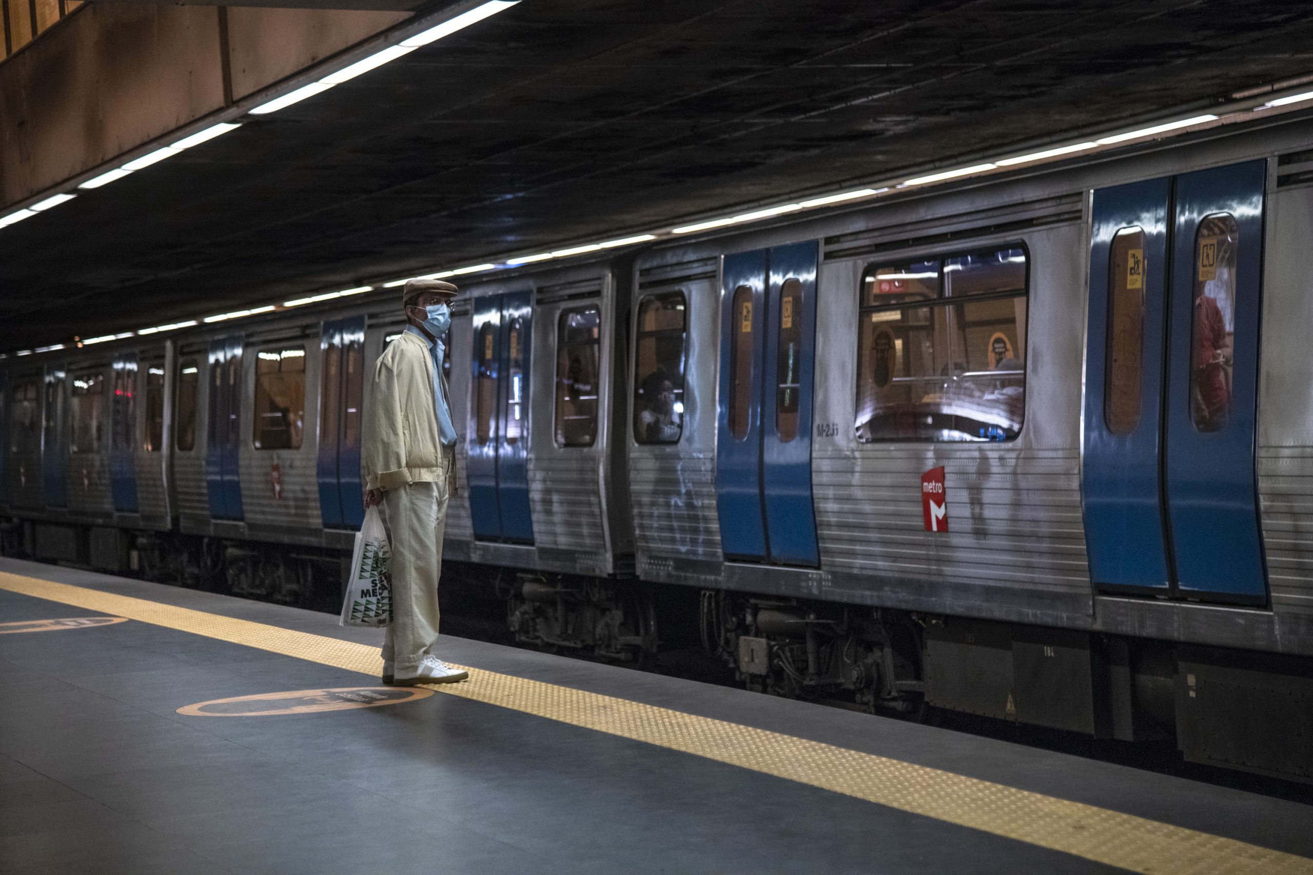 Metro de Lisboa mantém abertas três estações para as pessoas em situação de sem-abrigo