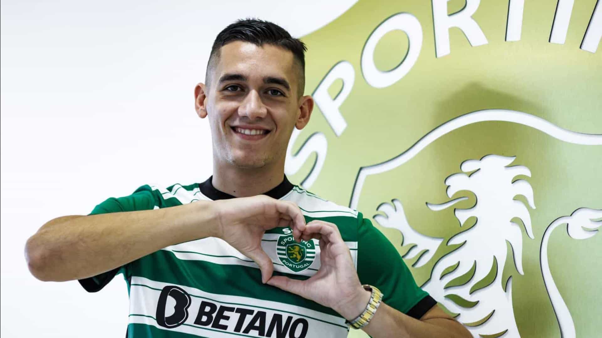 Oficial: Sotiris Alexandropoulos é reforço do Sporting