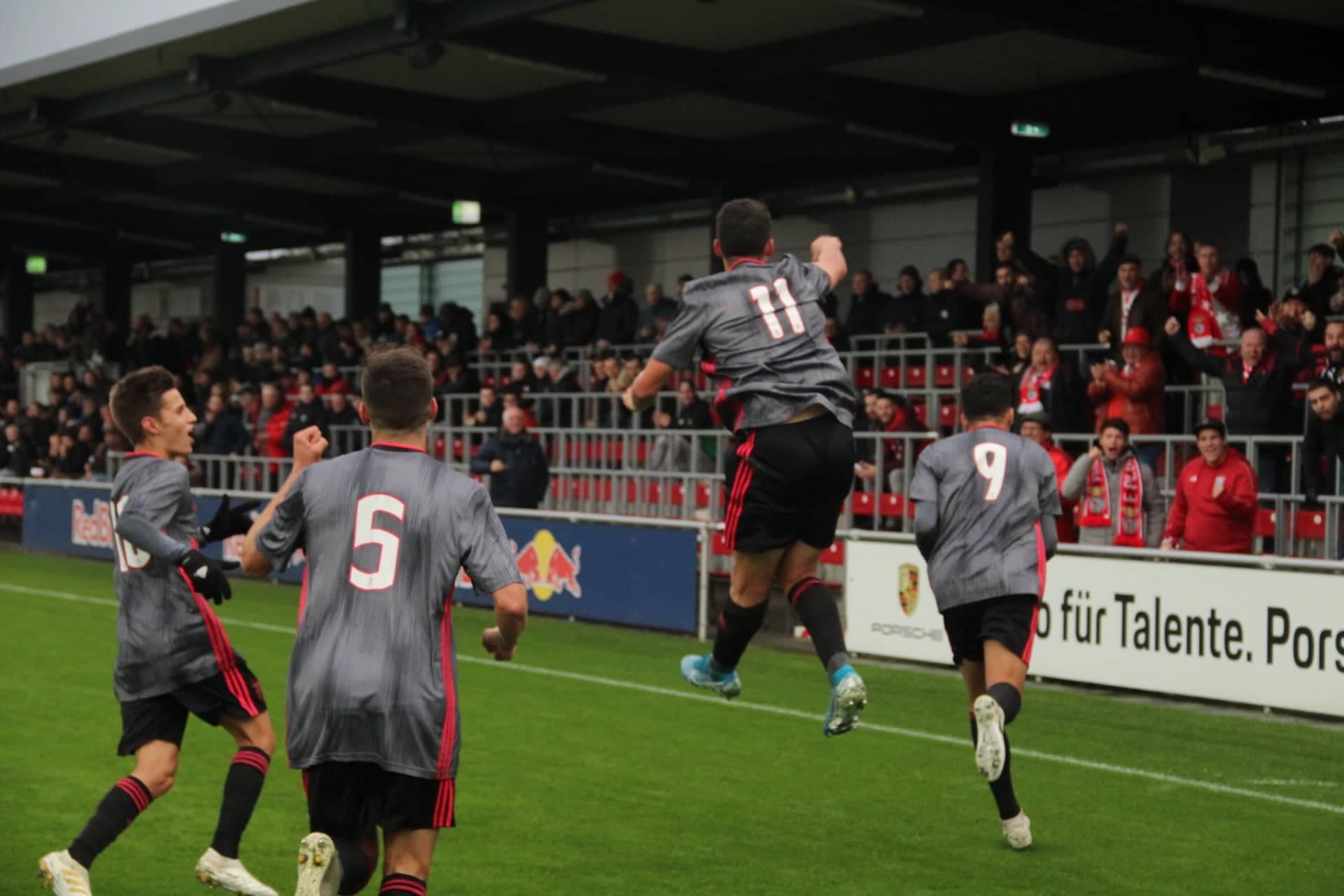 Benfica vence em Leipzig e apura-se para os ‘oitavos’ da UEFA Youth League
