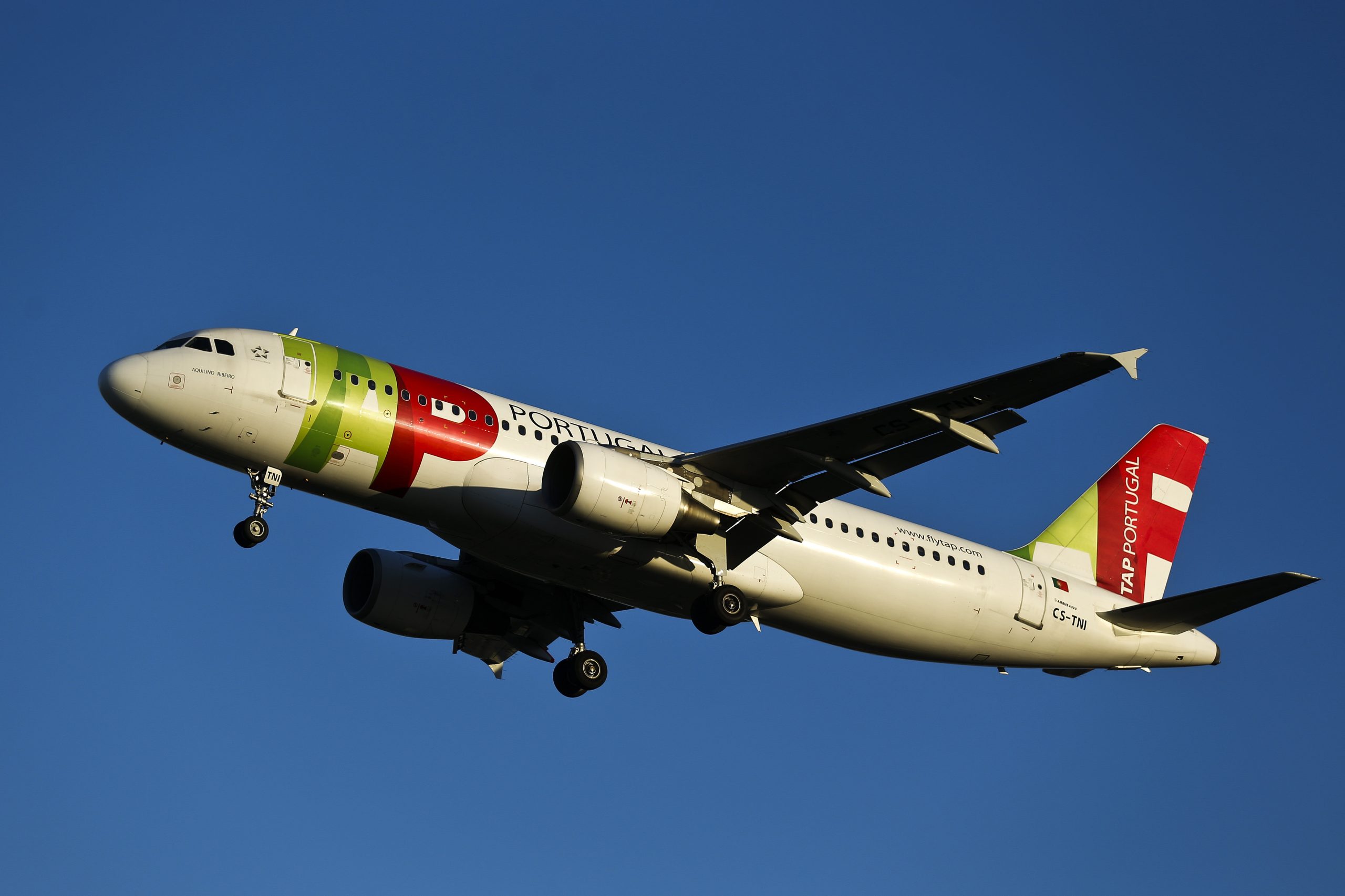 Avião da TAP com destino a Luanda obrigado a fazer escala no Congo