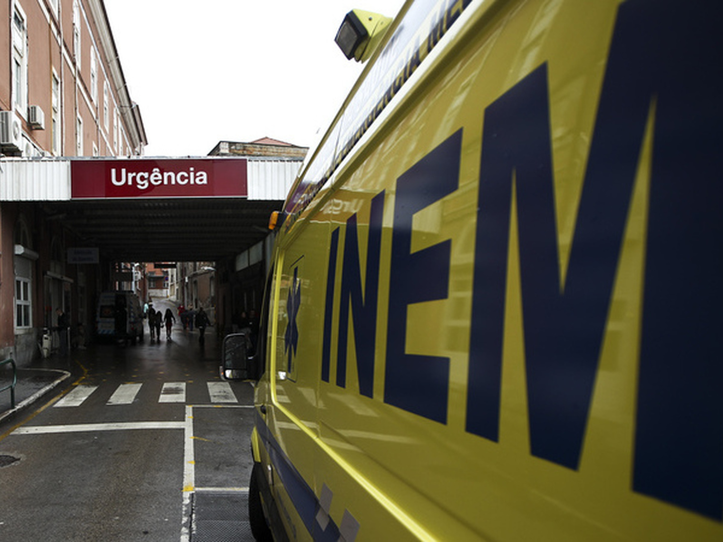 Pequeno incêndio deflagrou em sala de equipamentos no Hospital de S. José