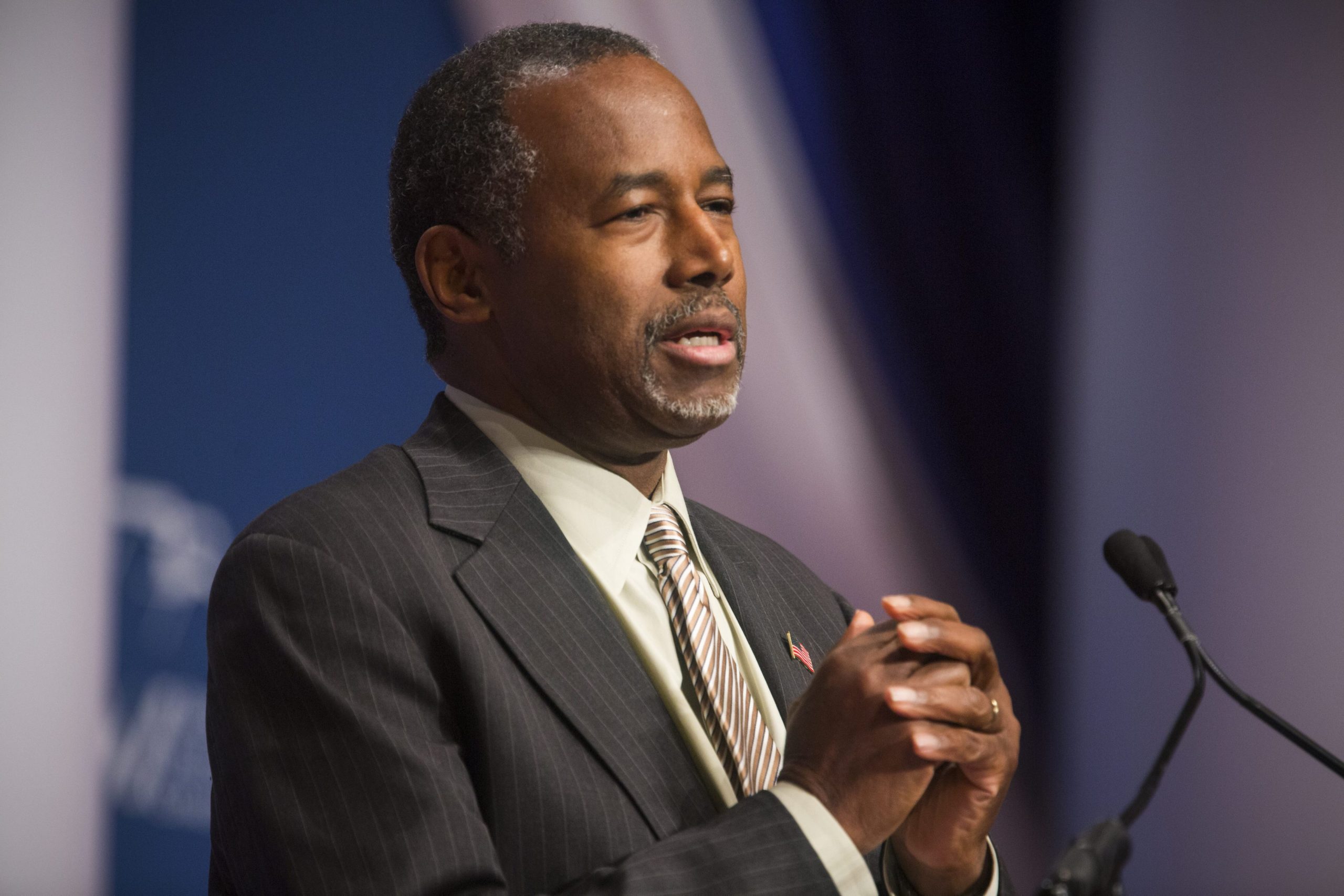 Trump escolhe Ben Carson como Secretário da Habitação e Desenvolvimento Urbano