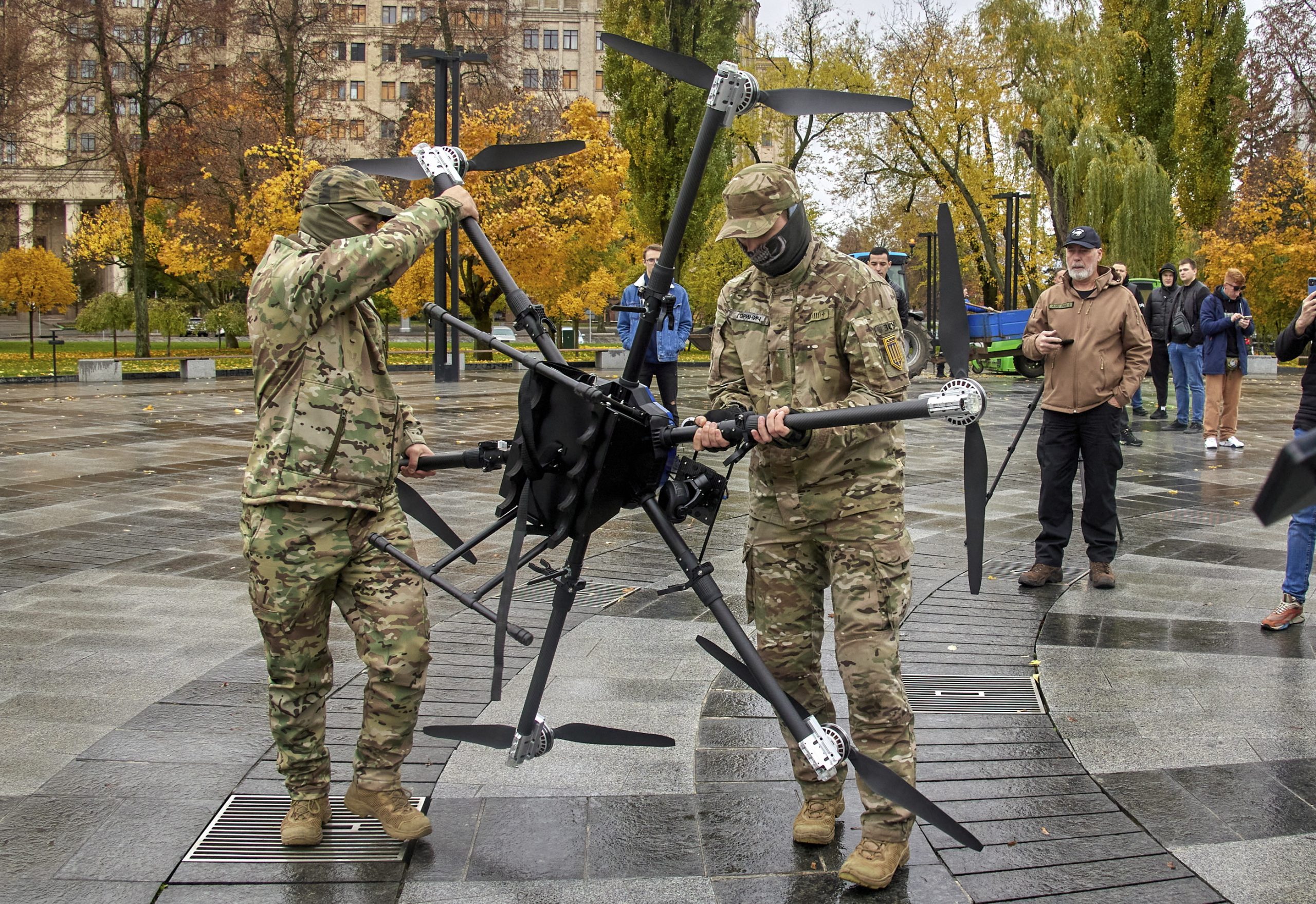 Forças ucranianas dizem ter abatido 13 de 15 drones lançados durante a noite pela Rússia