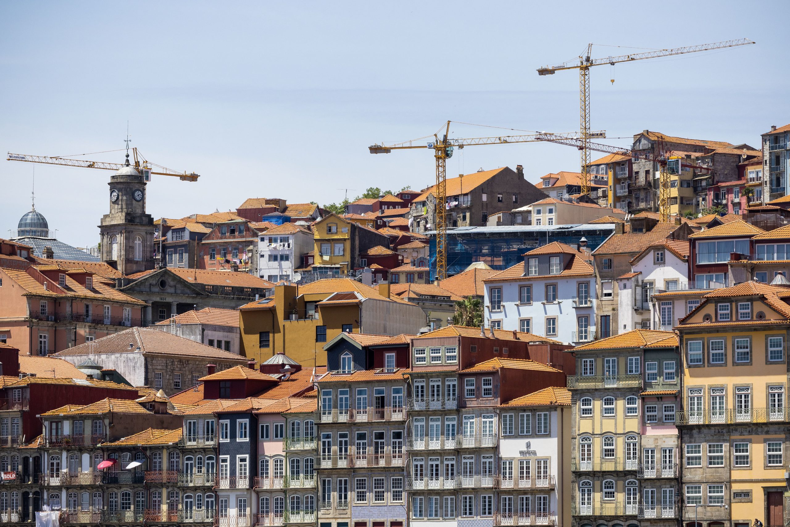 Euribor cai a três meses abaixo de 2% e sobe a seis meses e a 12 meses