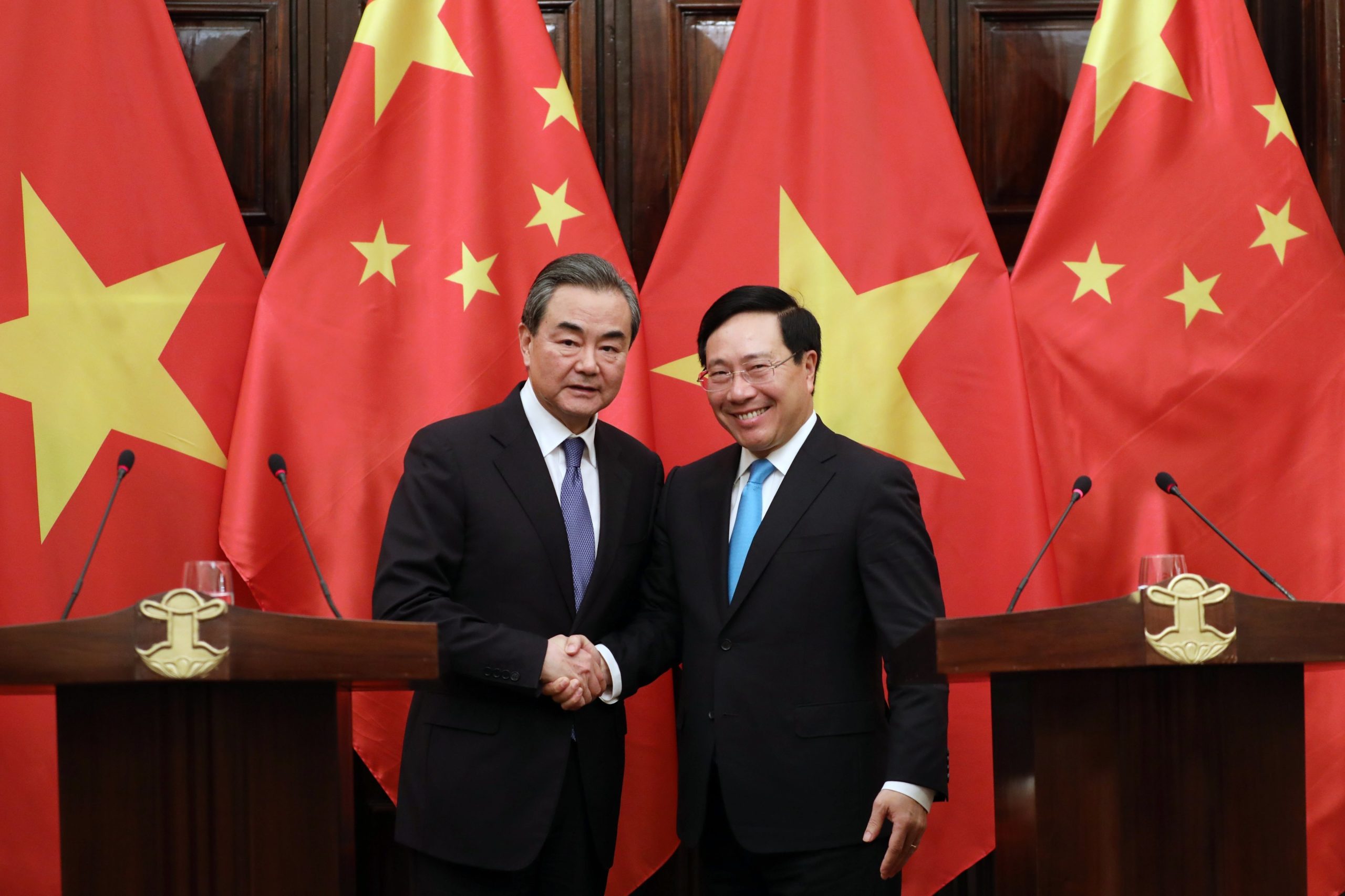 Hanói e Pequim comprometem-se a manter a paz no mar do sul da China