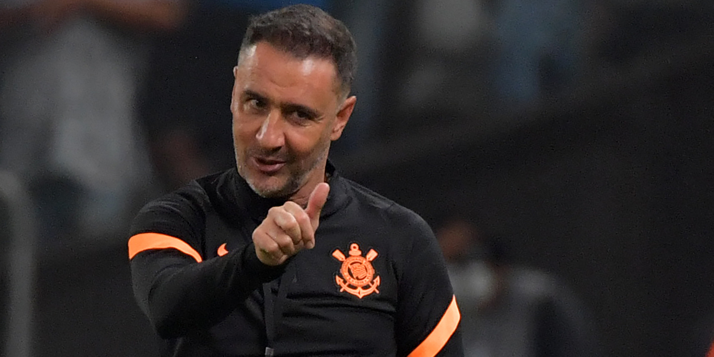 Corinthians, de Vítor Pereira, mantém-se no topo do ‘Brasileirão’