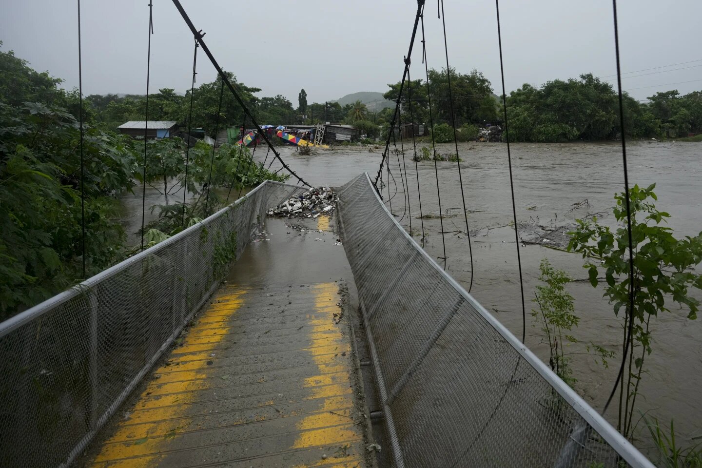Tempestade tropical Sara provoca quatro mortos nas Honduras e Nicarágua