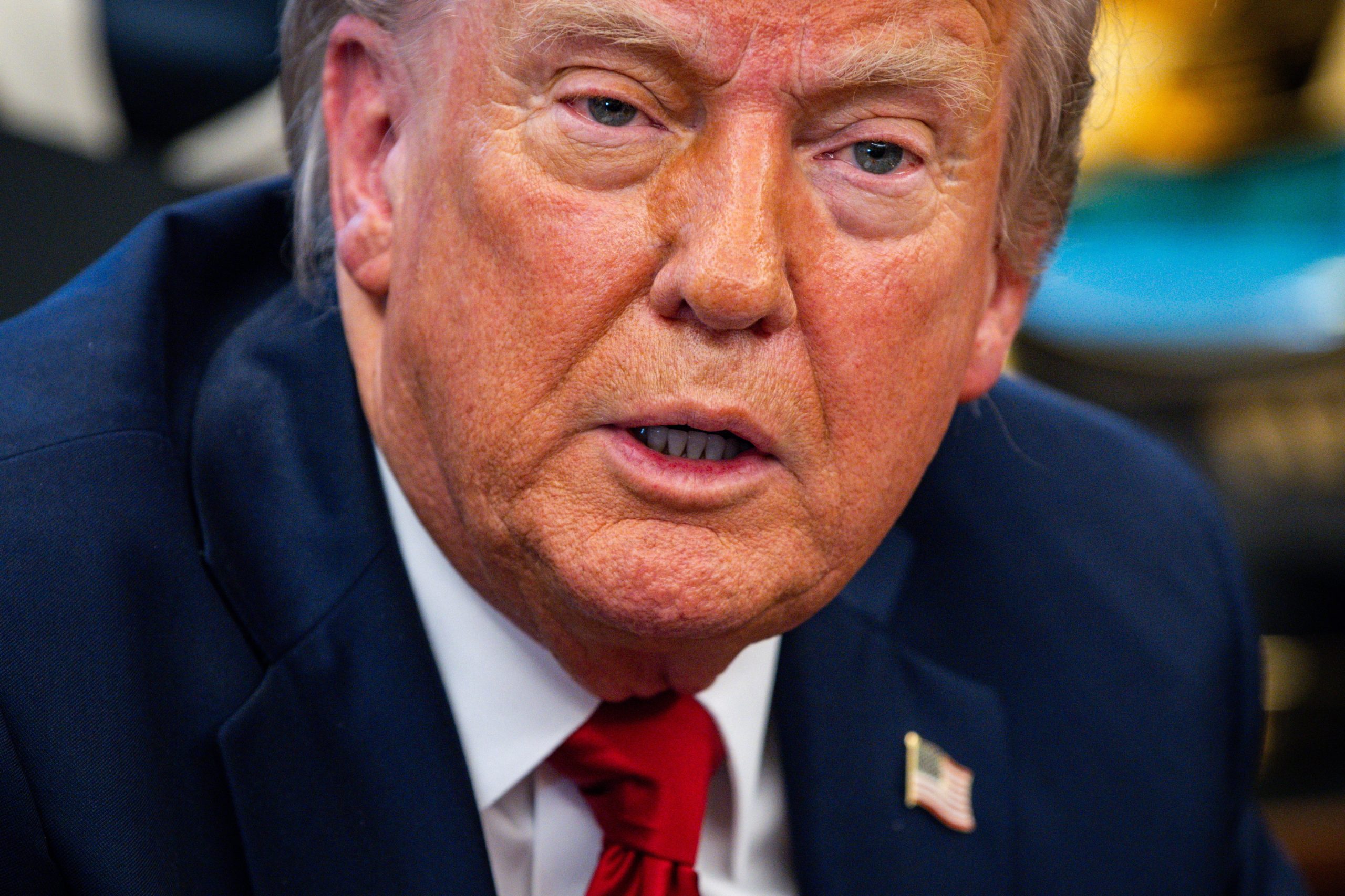 Trump pede ao Supremo Tribunal para proibir transgéneros no Exército