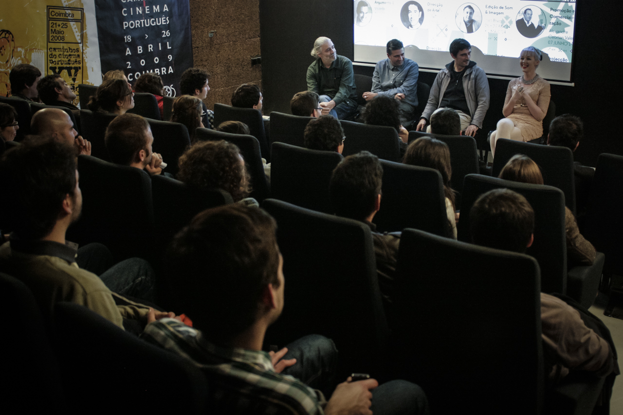 Cineclubes: Uma forma diferente de ver cinema. Na rua, em teatros, livrarias, igrejas e cemitérios