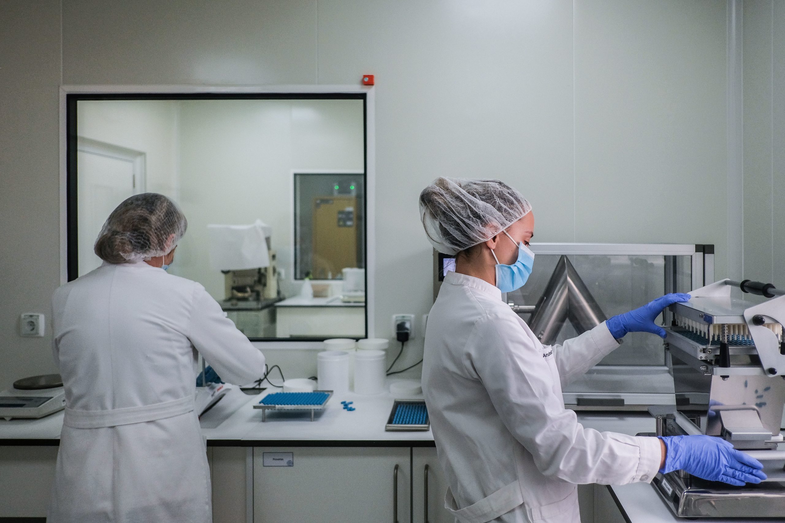 “Nós não somos vistos, mas salvamos vidas todos os dias”. Farmacêuticos lembram poupança que conseguem para o SNS