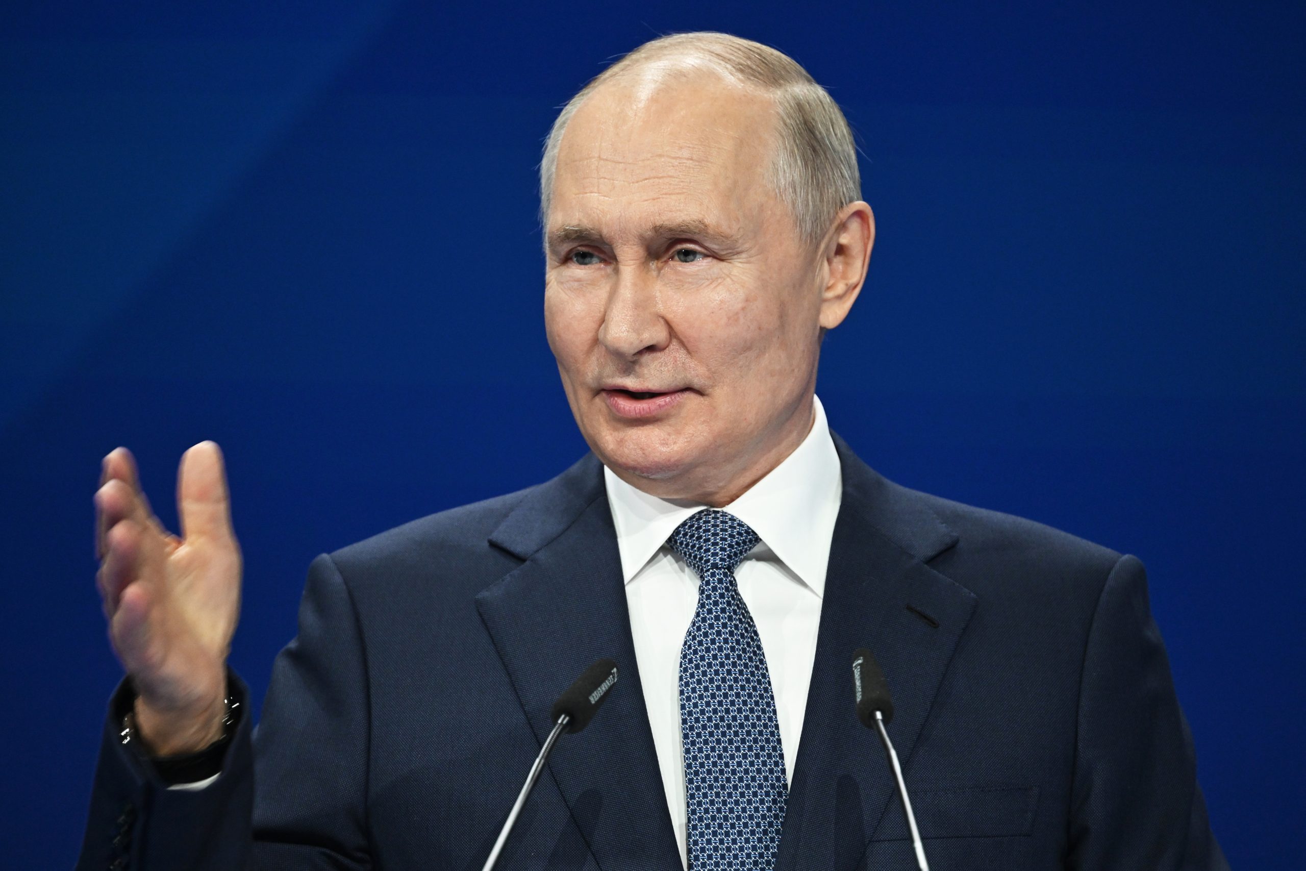 Putin acusa ocidente de liderar uma “pirâmide financeira”