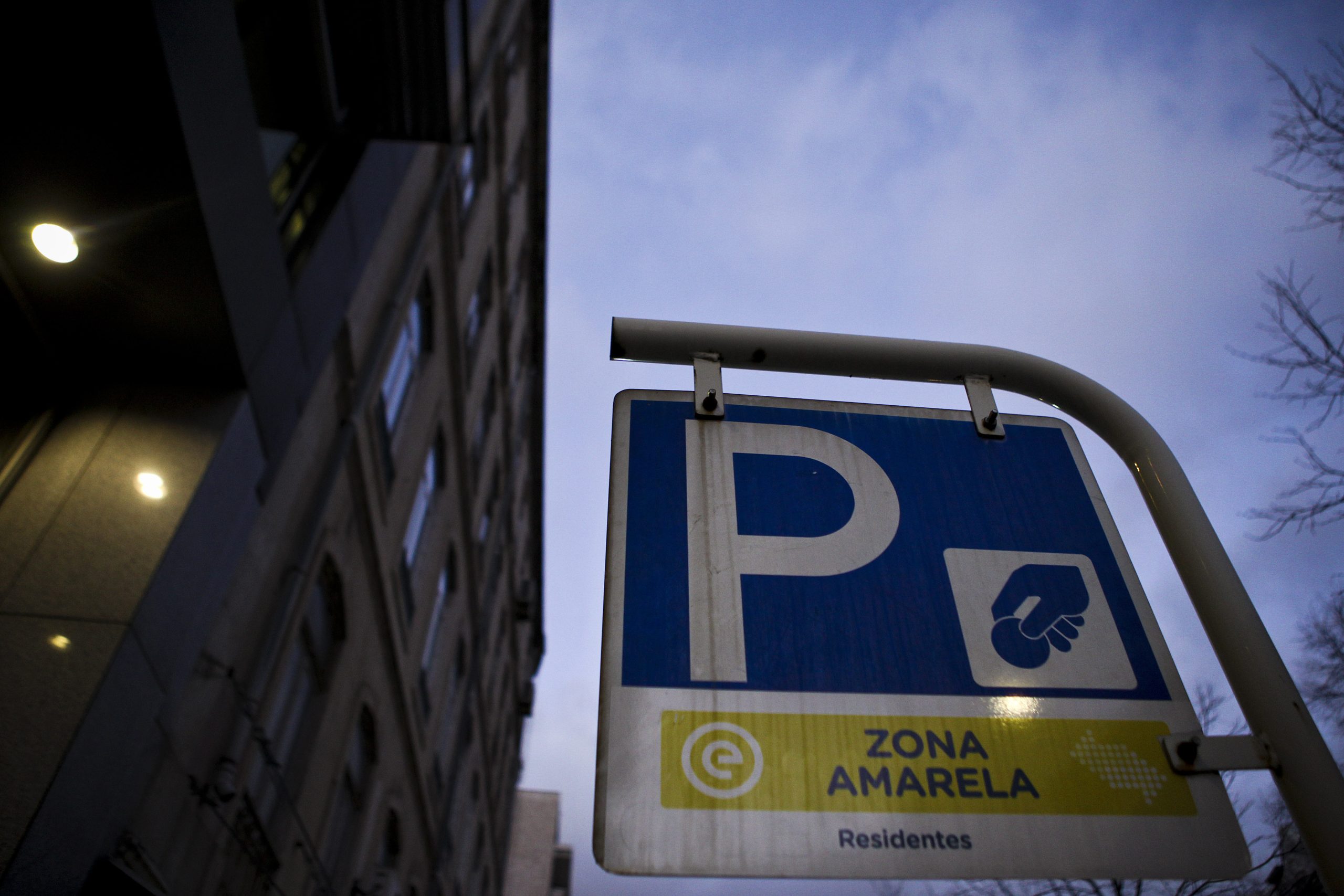 Retirada de parquímetros em Carnide “é inqualificável”, diz Câmara de Lisboa