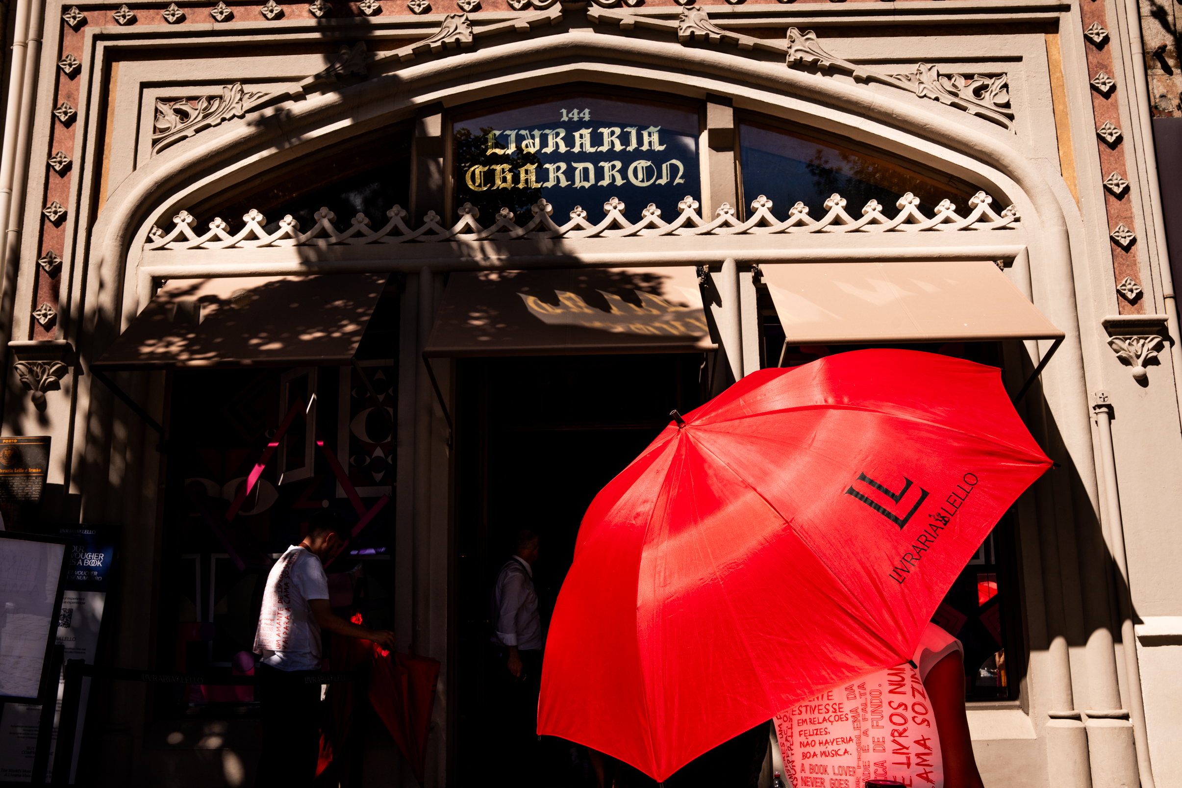 “São livros que questionam ou foram questionados ao longo do tempo”. Livraria Lello celebra 120 anos com Ai Weiwei e Dua Lipa numa reflexão sobre censura e liberdade