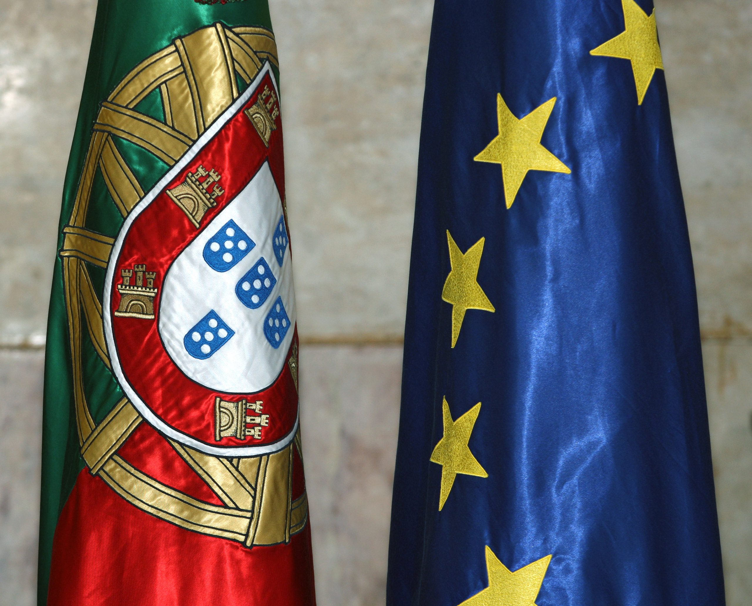 Concursos de investigação e Erasmus com prazos adiados