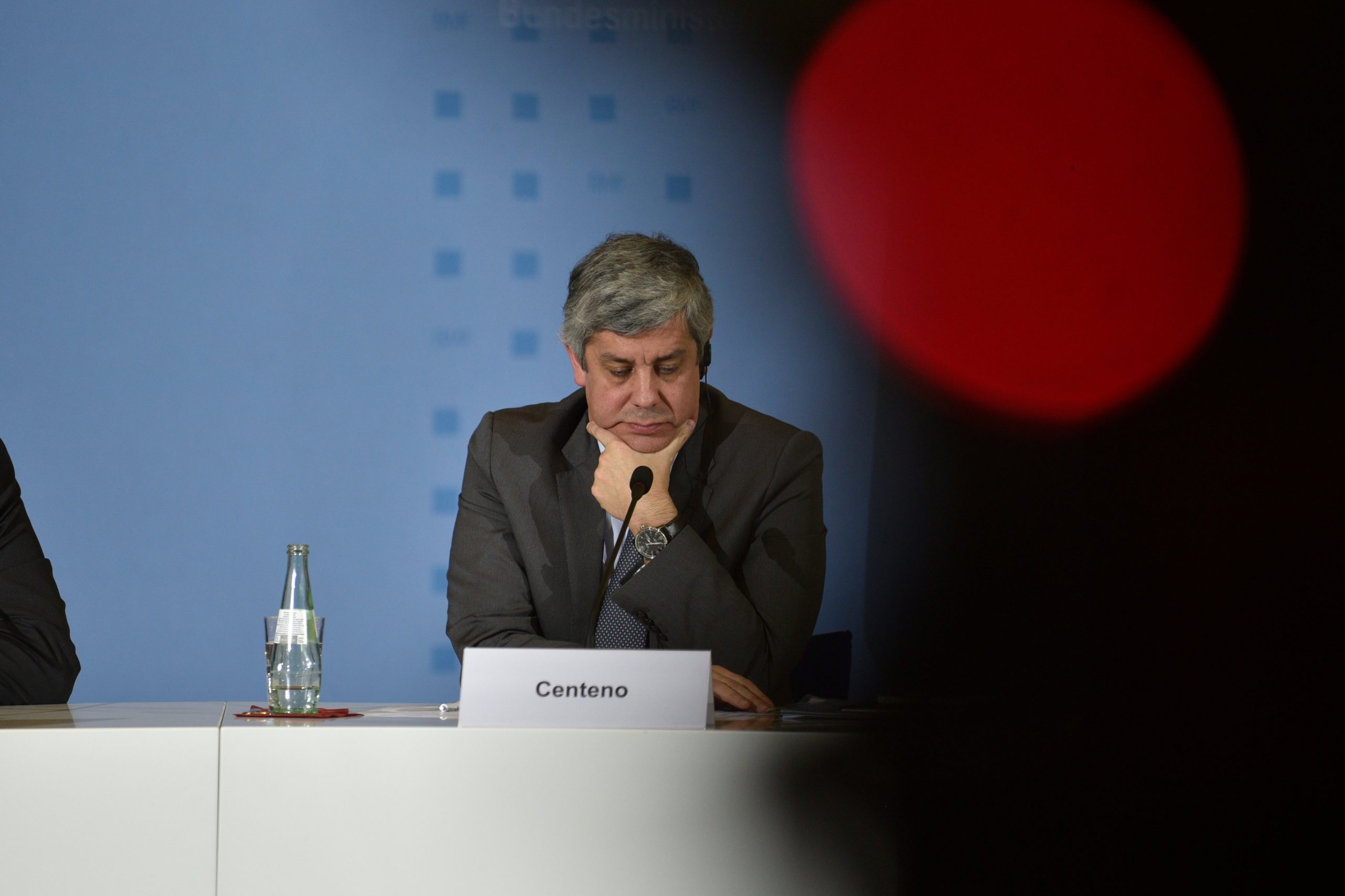 OE2017: Centeno adianta que execução orçamental vai confirmar cumprimento das metas