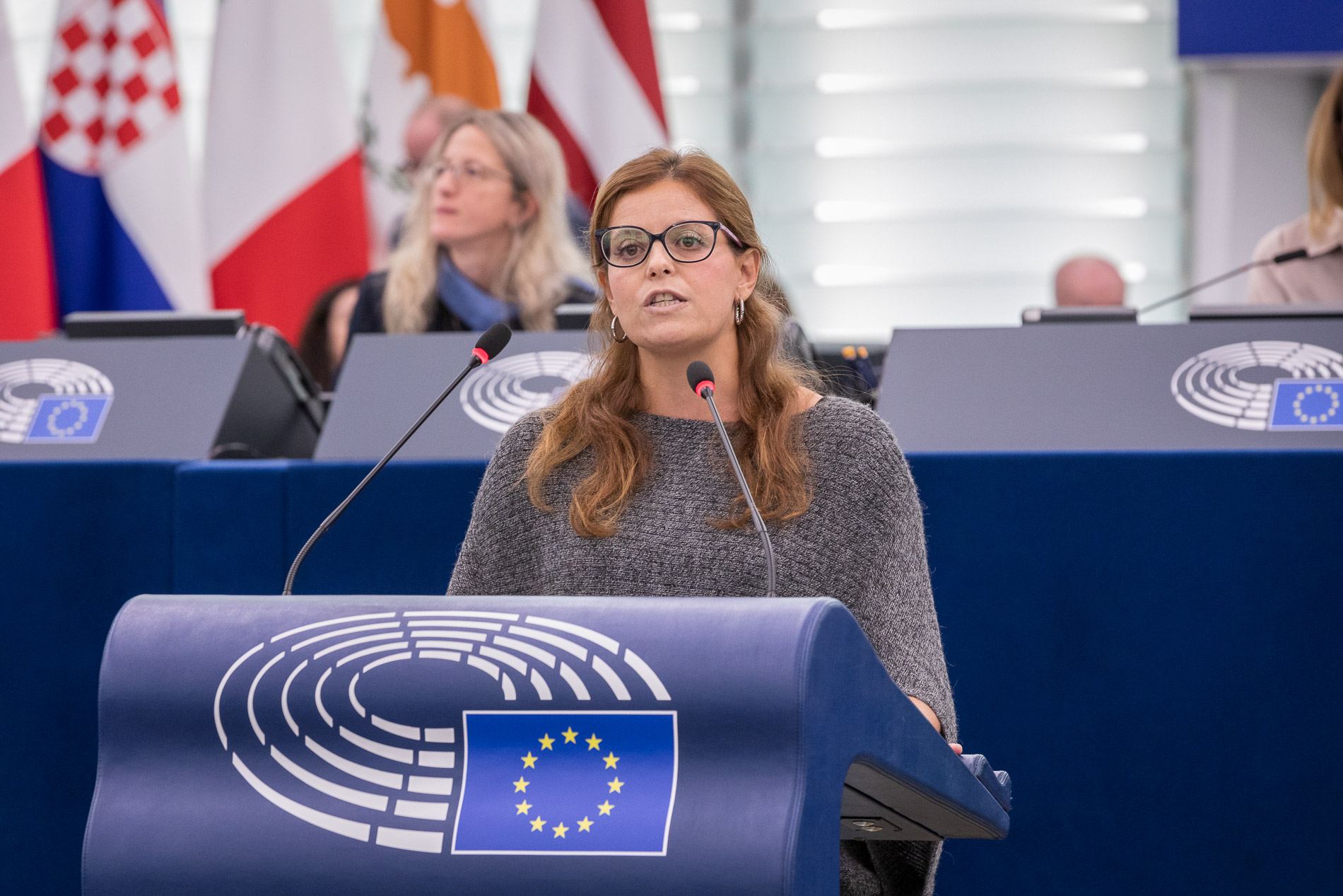 Hungria pede à UE para retirar imunidade parlamentar de eurodeputada italiana acusada de ataques a neonazis