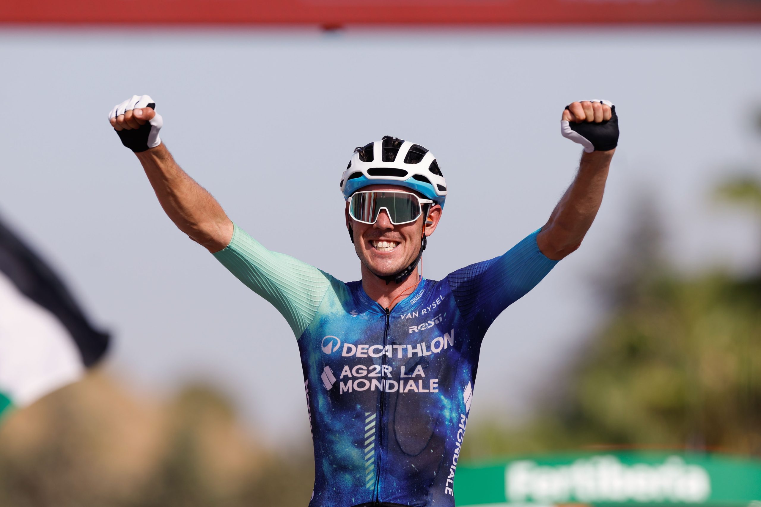 Australiano Ben O’Connor vence sexta etapa da Volta e assume liderança
