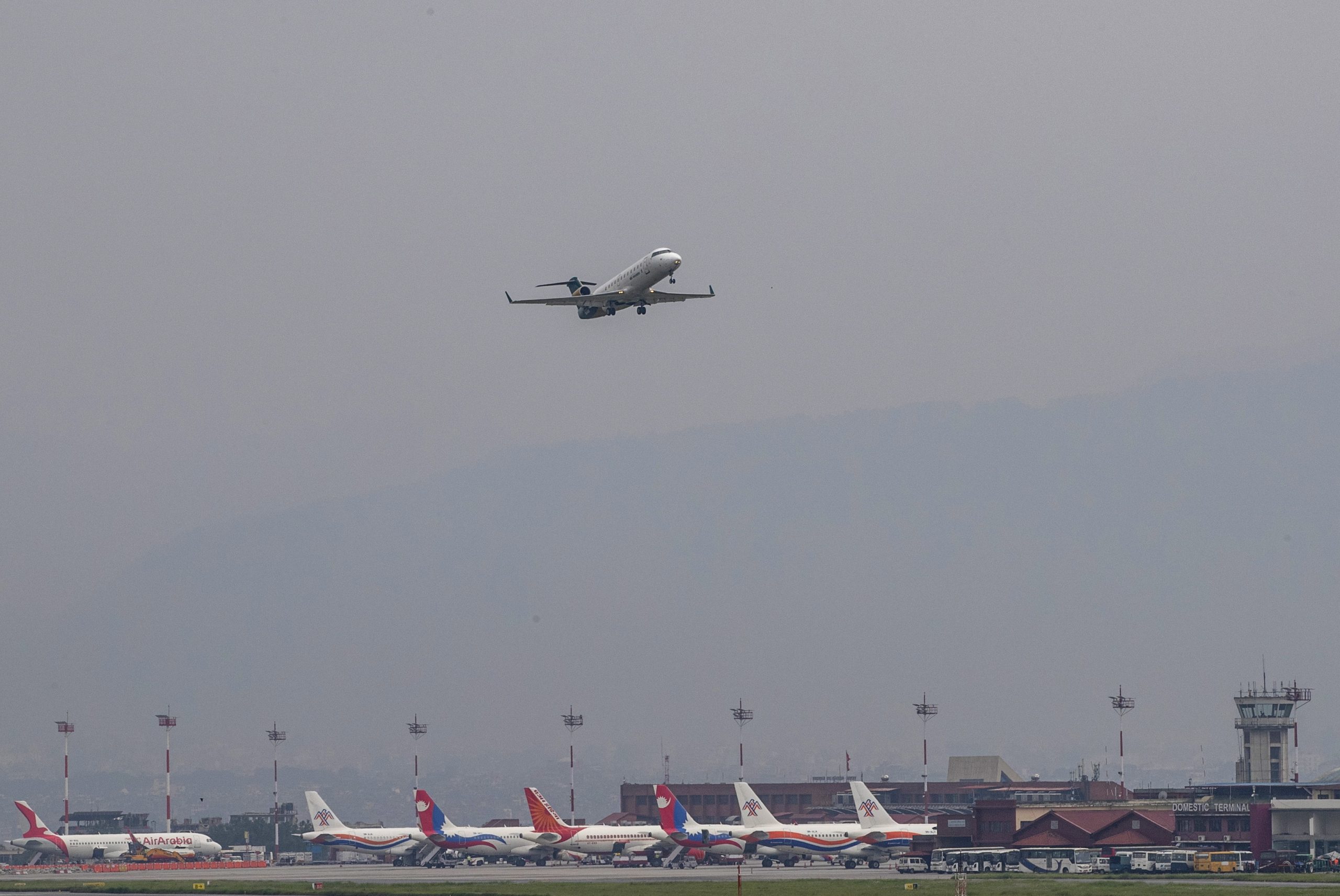 Avião da Turkish Airlines incendia-se depois de aterrar no Nepal