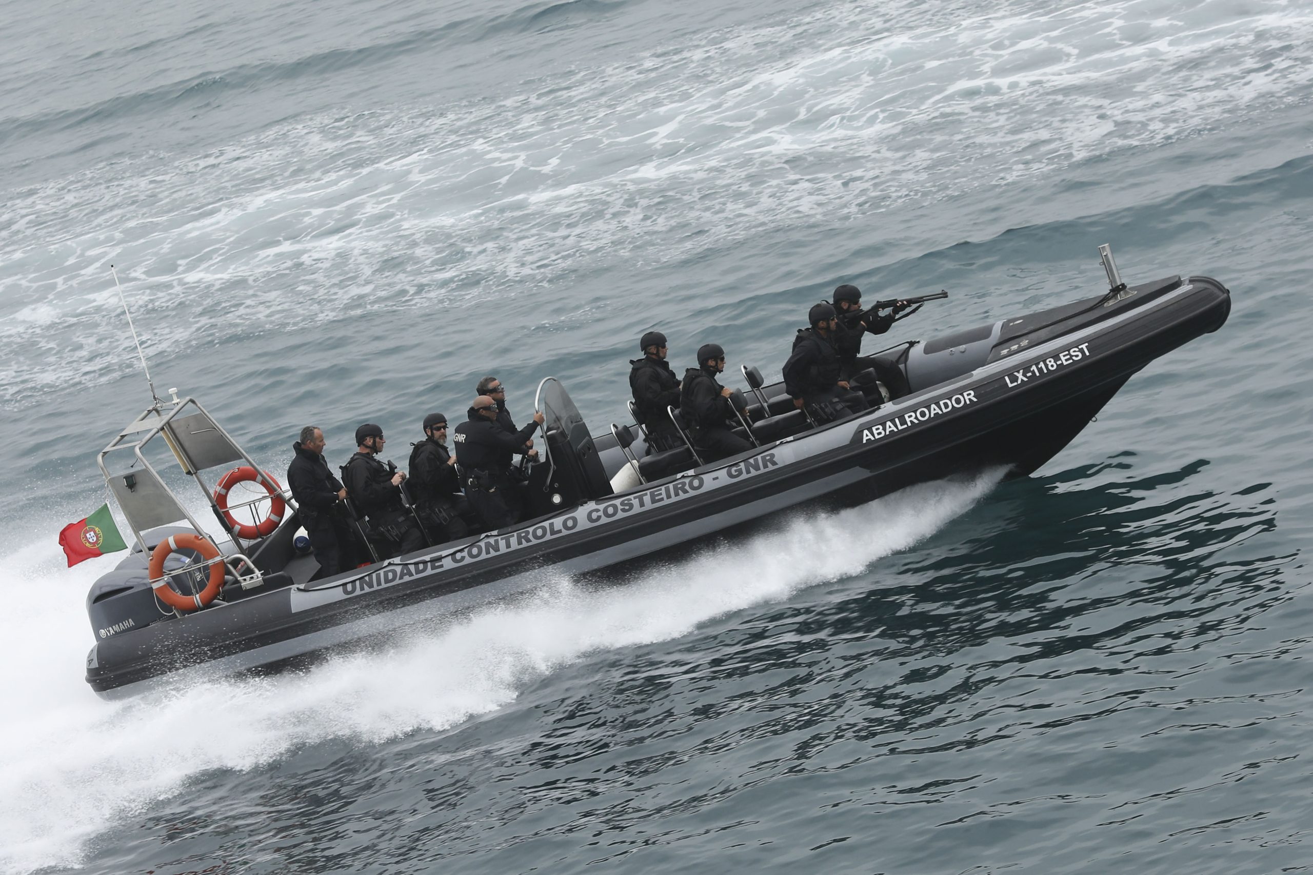 GNR resgata 48 pessoas no mar Egeu