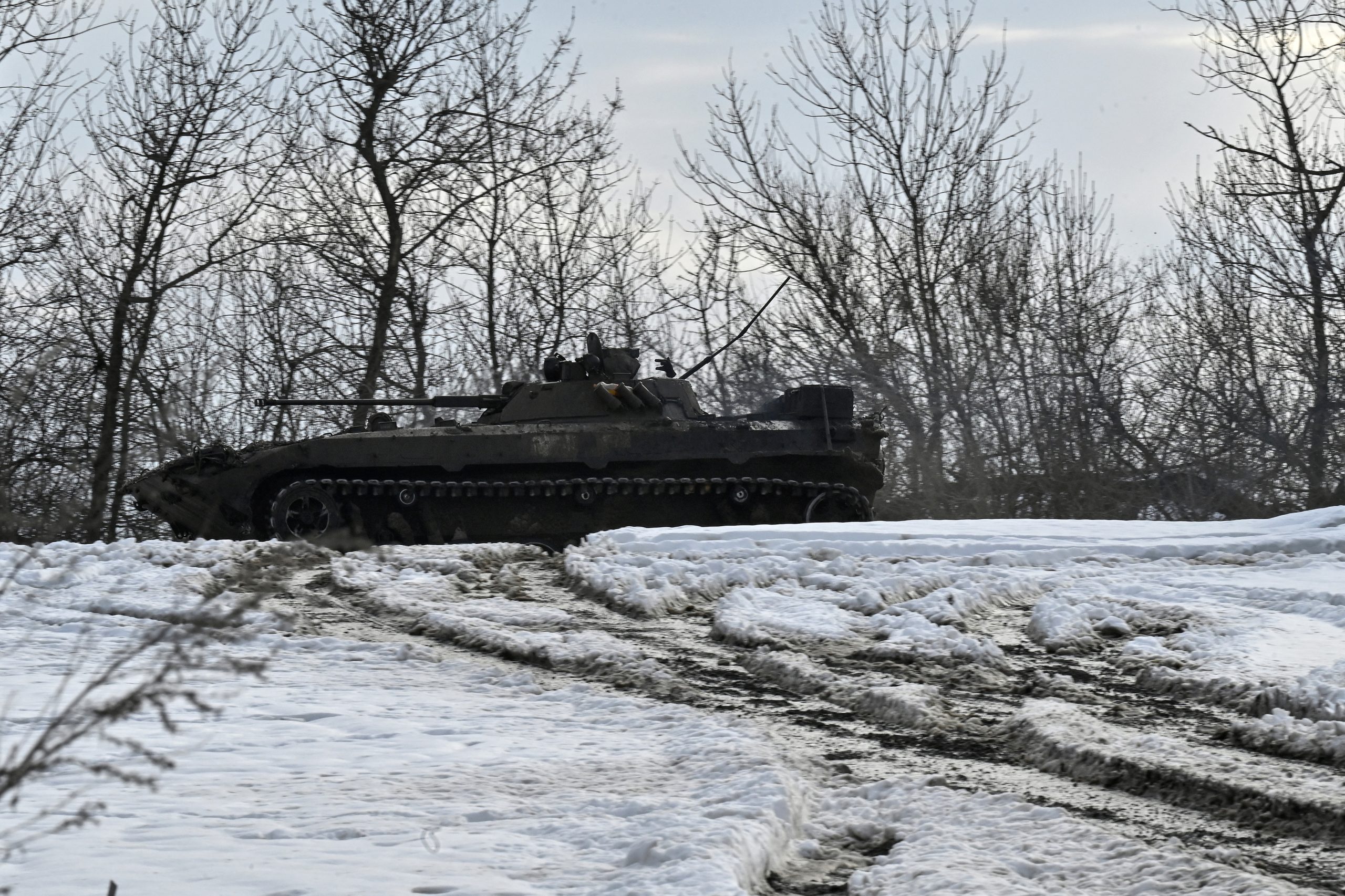 Letónia fecha fronteiras com a Rússia