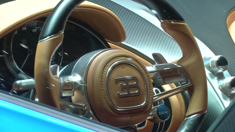 Conheça os dois novos supercarros da Bugatti e da Lamborghini