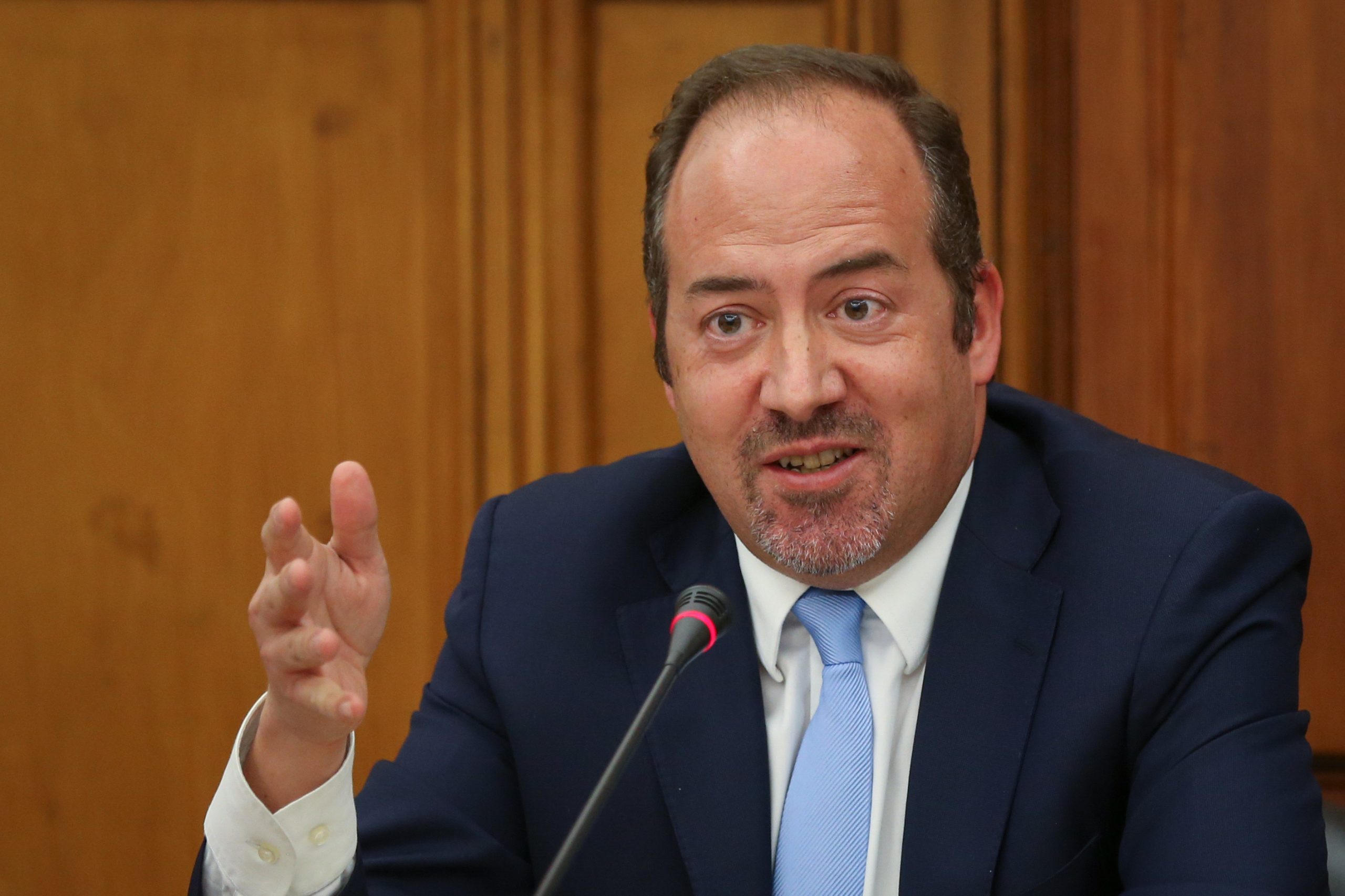 Governador do Banco de Portugal doa ganhos com venda de ações a instituição social