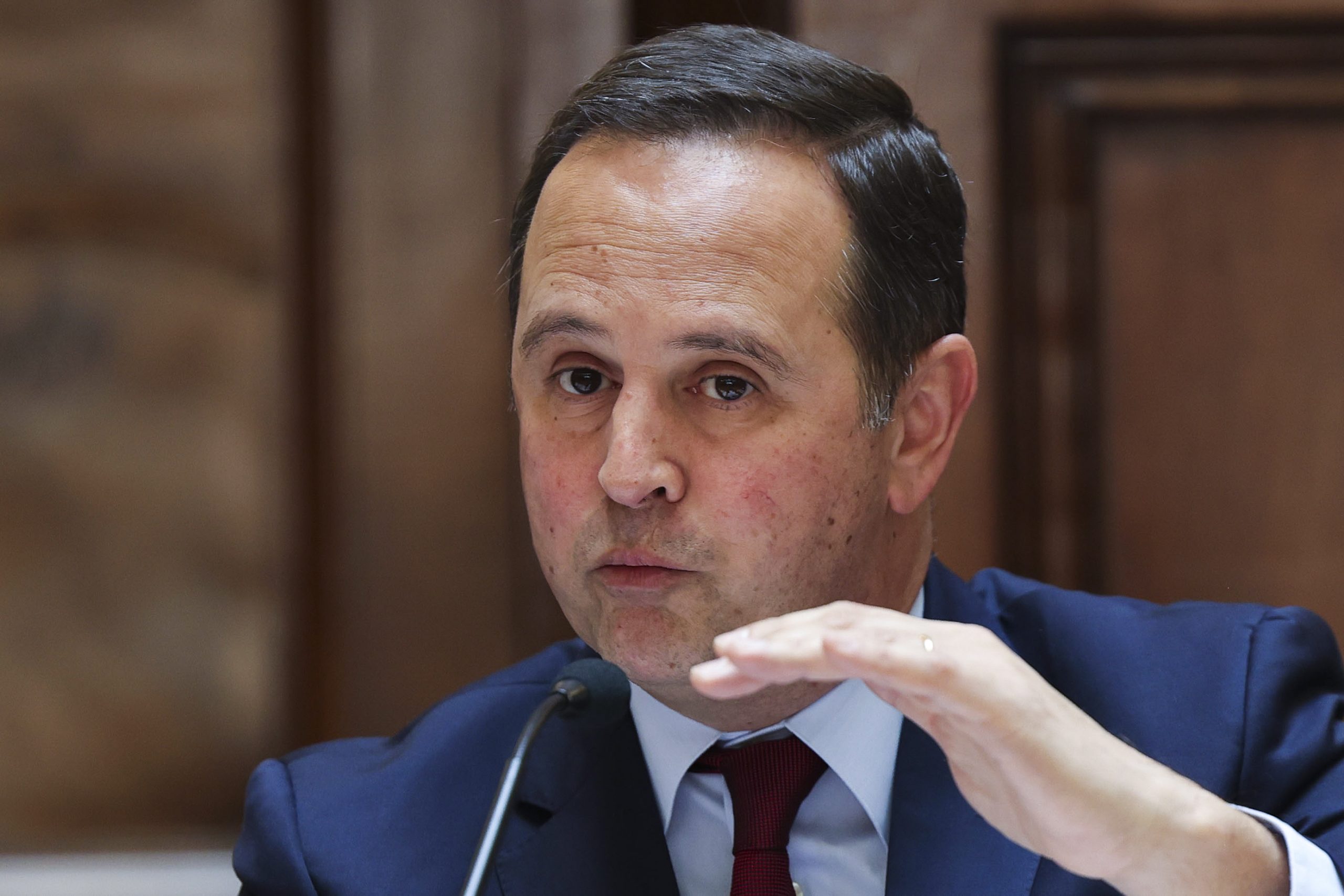 Ministro das Finanças vai hoje à Assembleia defender Programa de Estabilidade