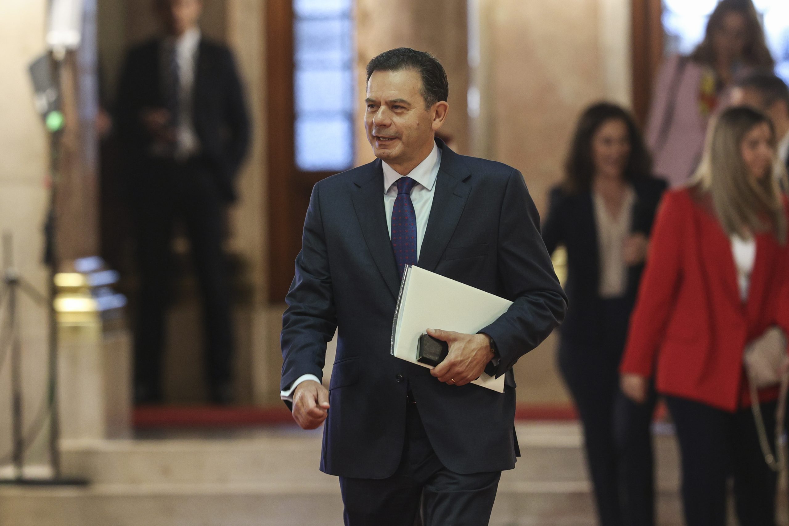Lei laboral: Montenegro garante que governo continua “à procura de um acordo”